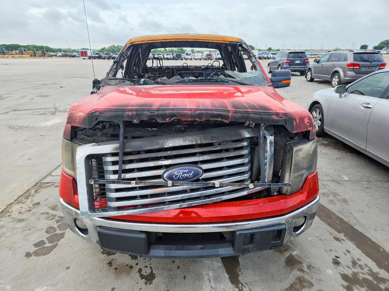 2011 Ford F150 Supercrew Red vin: 1FTFW1CT7BFB76970