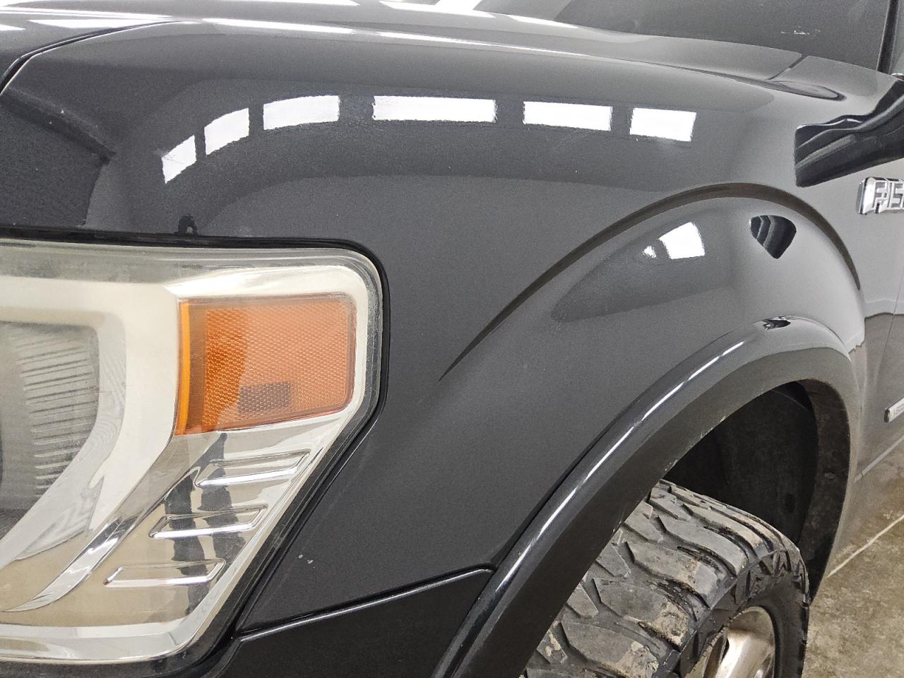 2013 Ford F150 Supercrew Черный vin: 1FTFW1CT7DFD00870 Damage: Left Front Fender, Chipped, 2