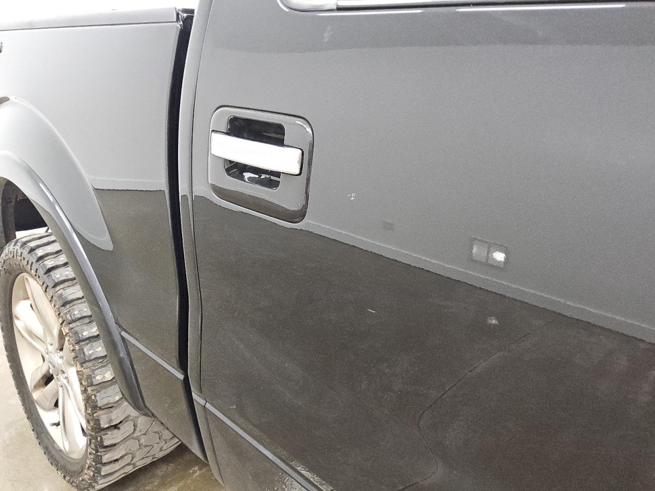 2013 Ford F150 Supercrew Черный vin: 1FTFW1CT7DFD00870 Damage: Right Rear Door, Multiple Scratches Heavy, 2