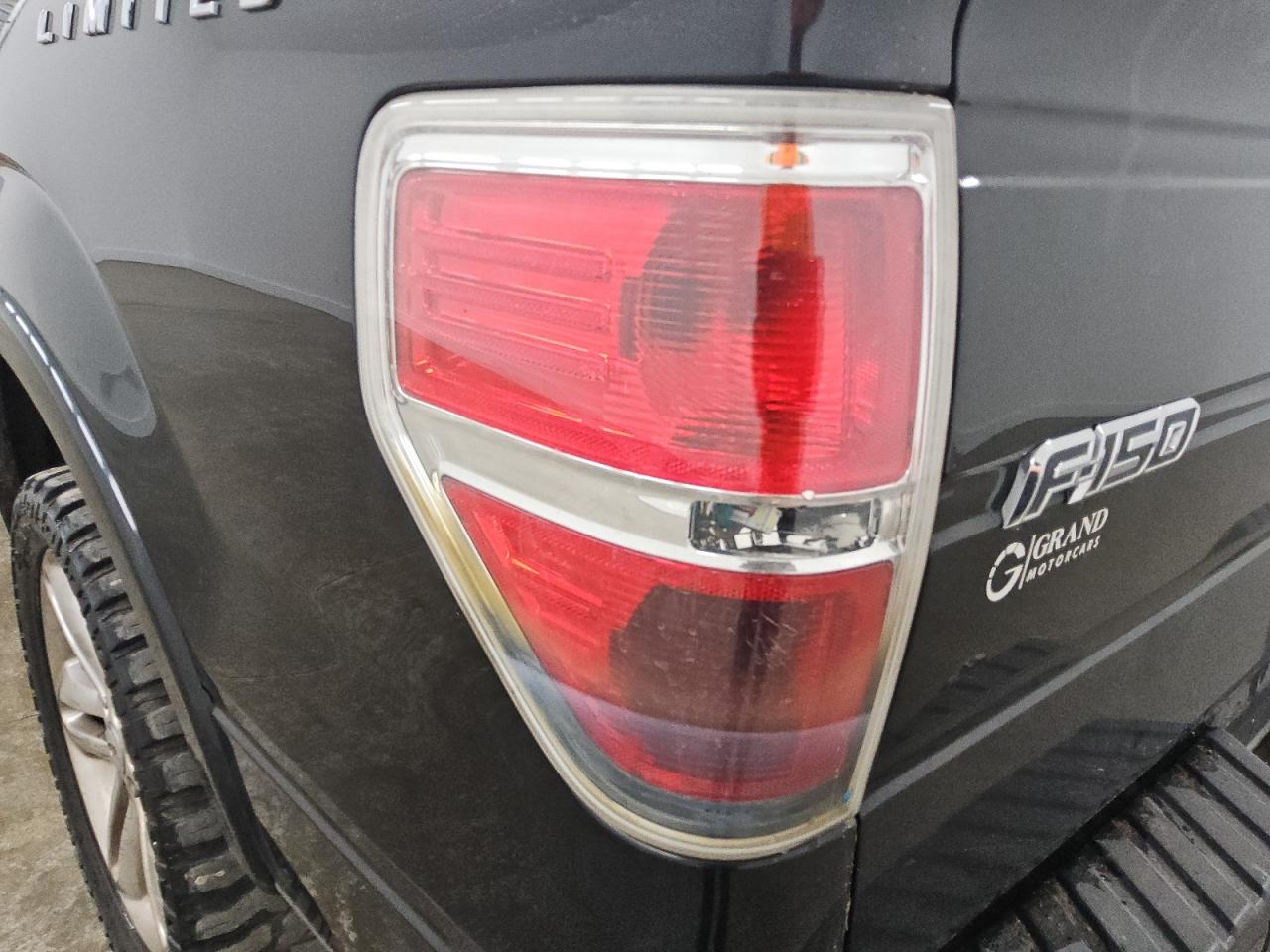 2013 Ford F150 Supercrew Черный vin: 1FTFW1CT7DFD00870 Damage: Left Tail Light, Faded, Repair Required