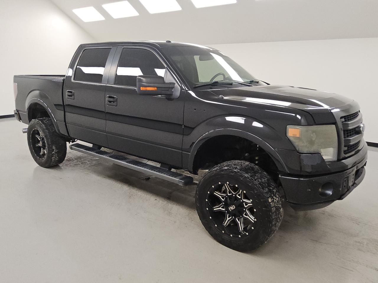 2013 Ford F150 Supercrew Black vin: 1FTFW1CT7DKD95096 Damage: Right Head Lamp, Faded, Acceptable