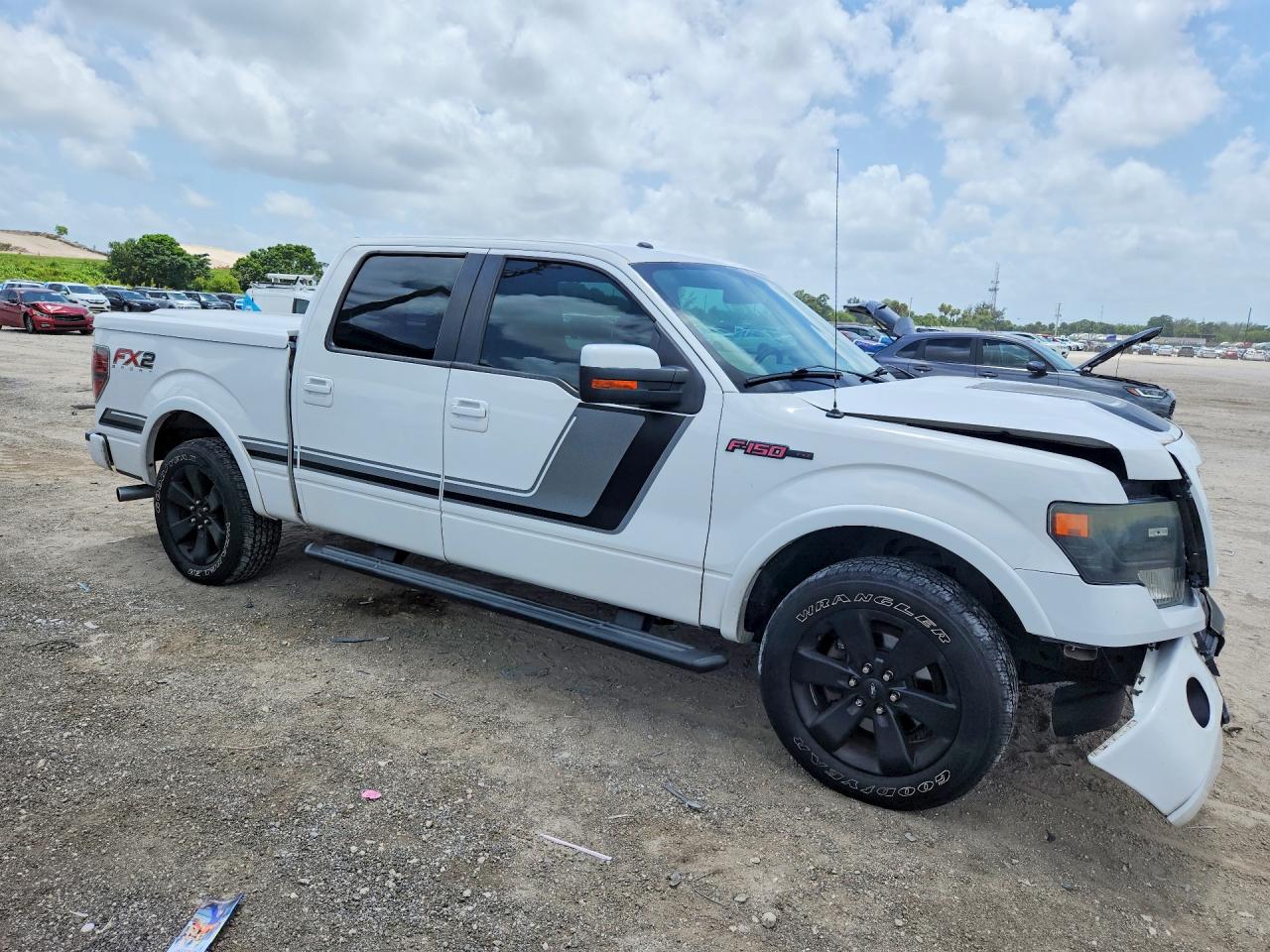 2014 Ford F150 Supercrew White vin: 1FTFW1CT7EFB94633