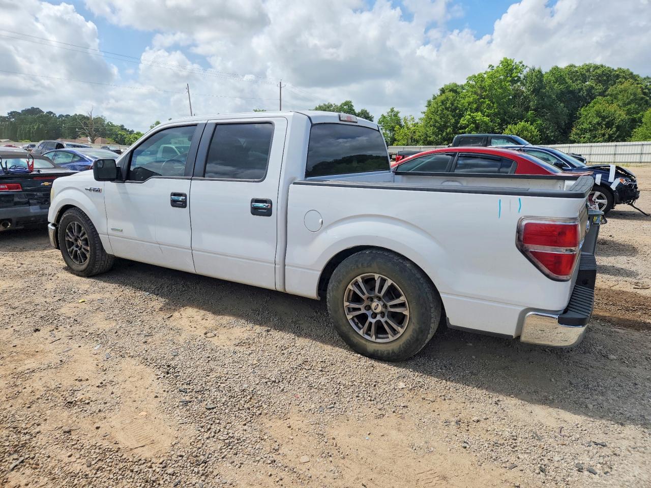 2014 Ford F150 White vin: 1FTFW1CT8EKG54745