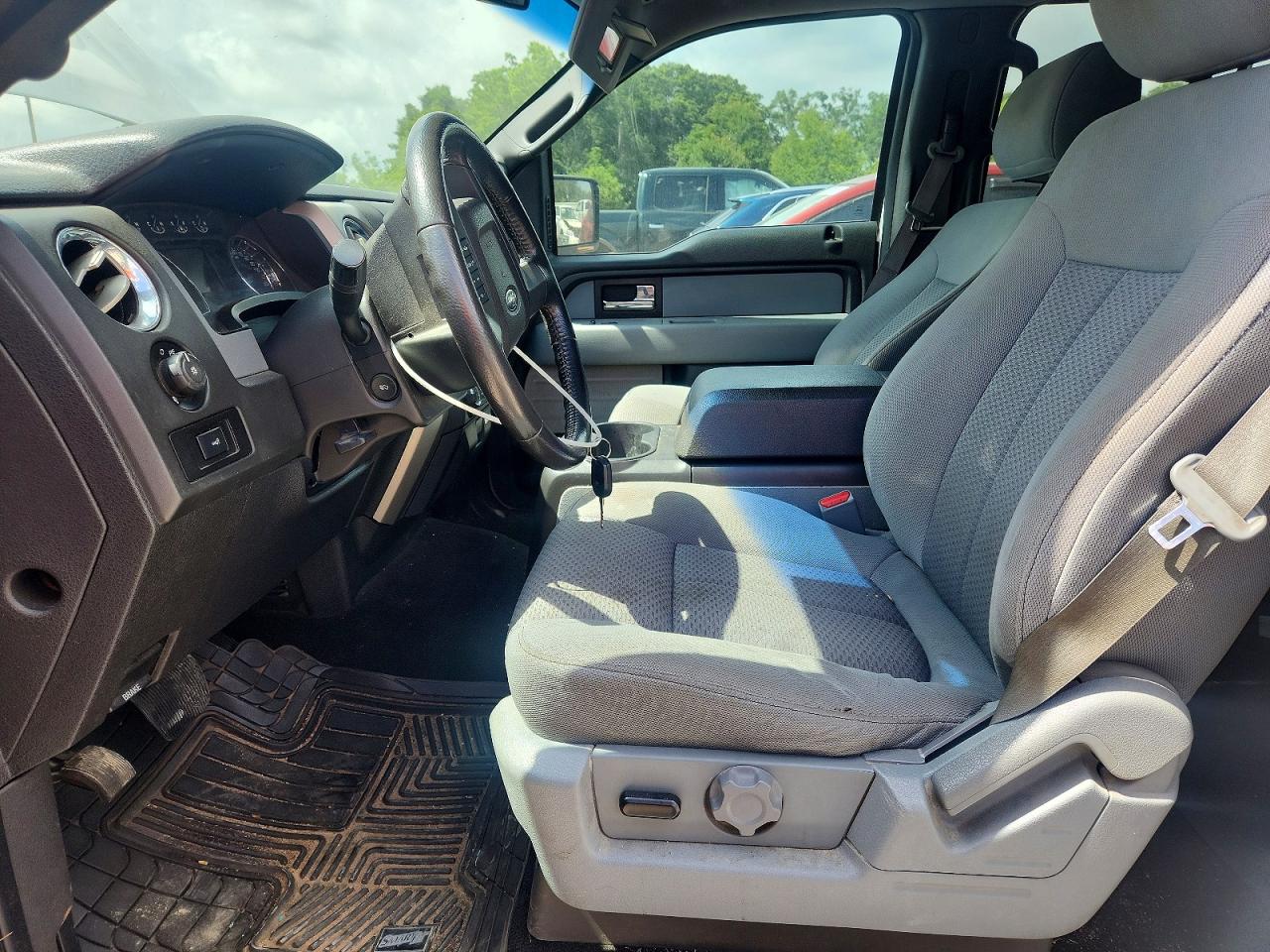 2014 Ford F150 White vin: 1FTFW1CT8EKG54745