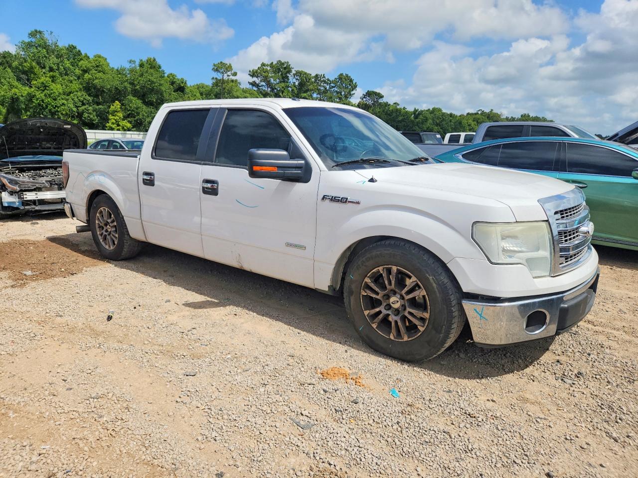 2014 Ford F150 White vin: 1FTFW1CT8EKG54745