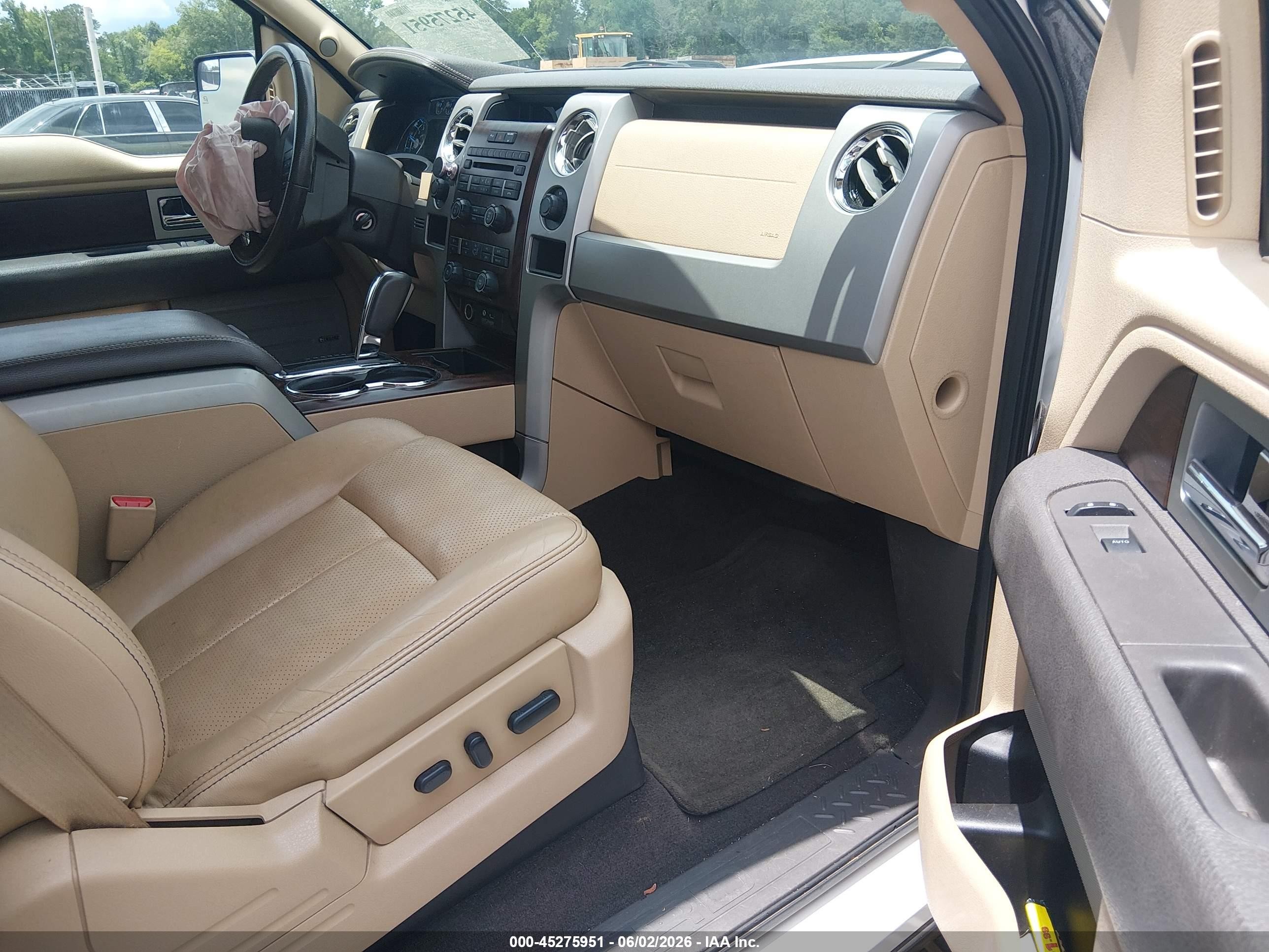 2012 Ford F-150 Lariat White vin: 1FTFW1CT9CFB61453