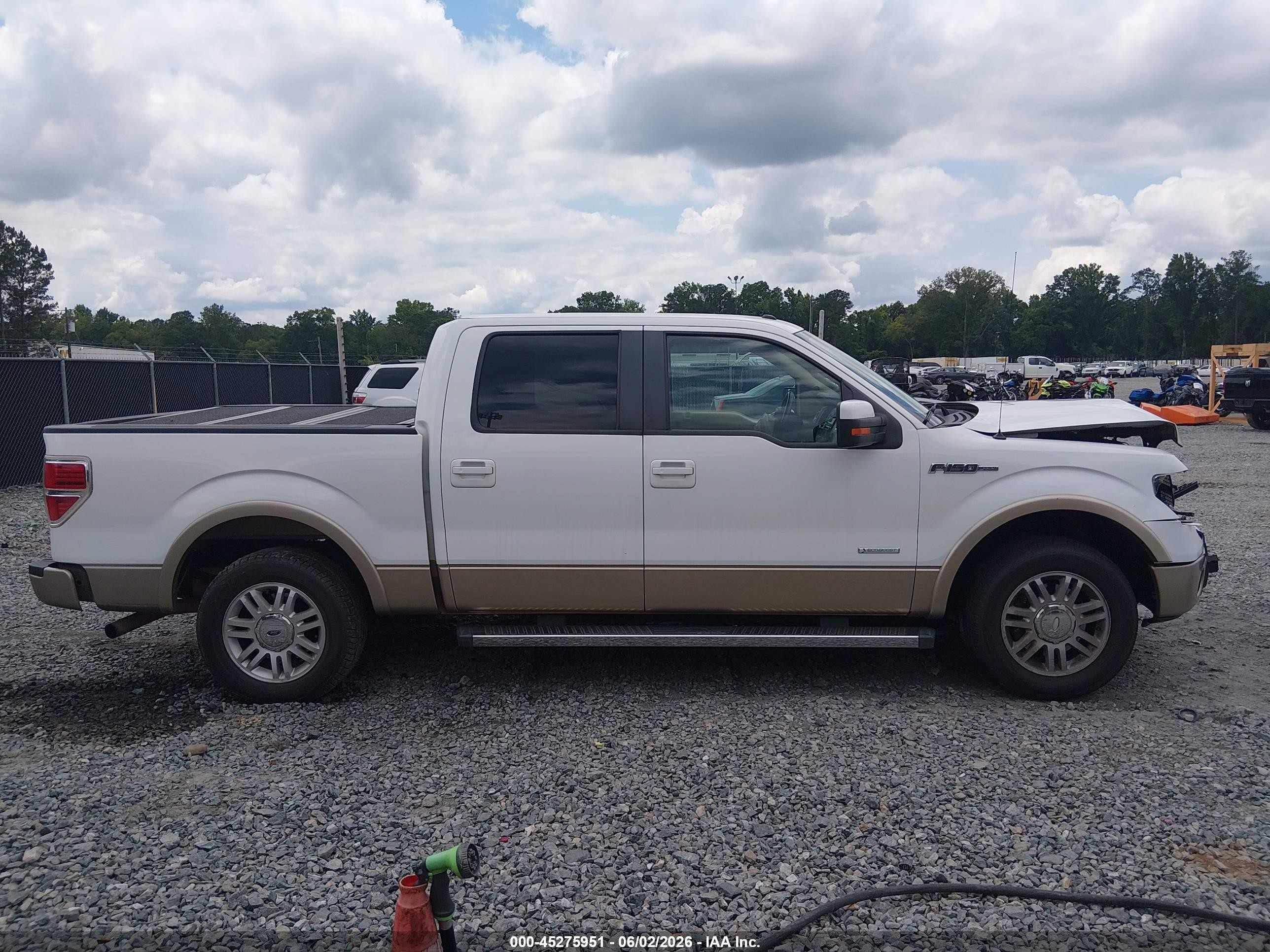 2012 Ford F-150 Lariat White vin: 1FTFW1CT9CFB61453