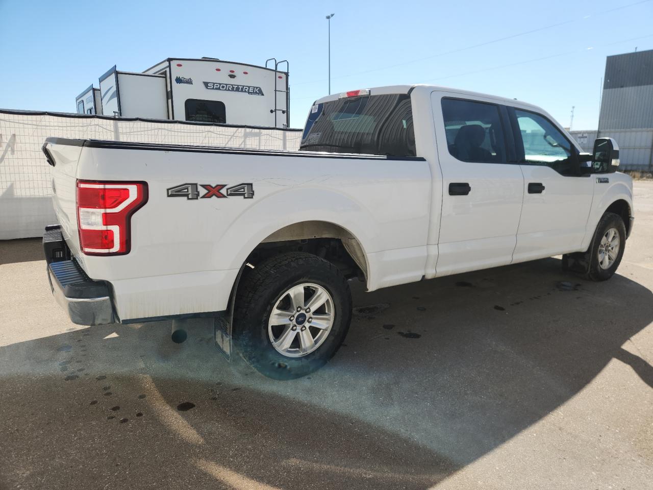 2019 Ford F150 Supercrew White vin: 1FTFW1E47KFD22175 Damage: Right Bed Side, Multiple Scratches Heavy, 2