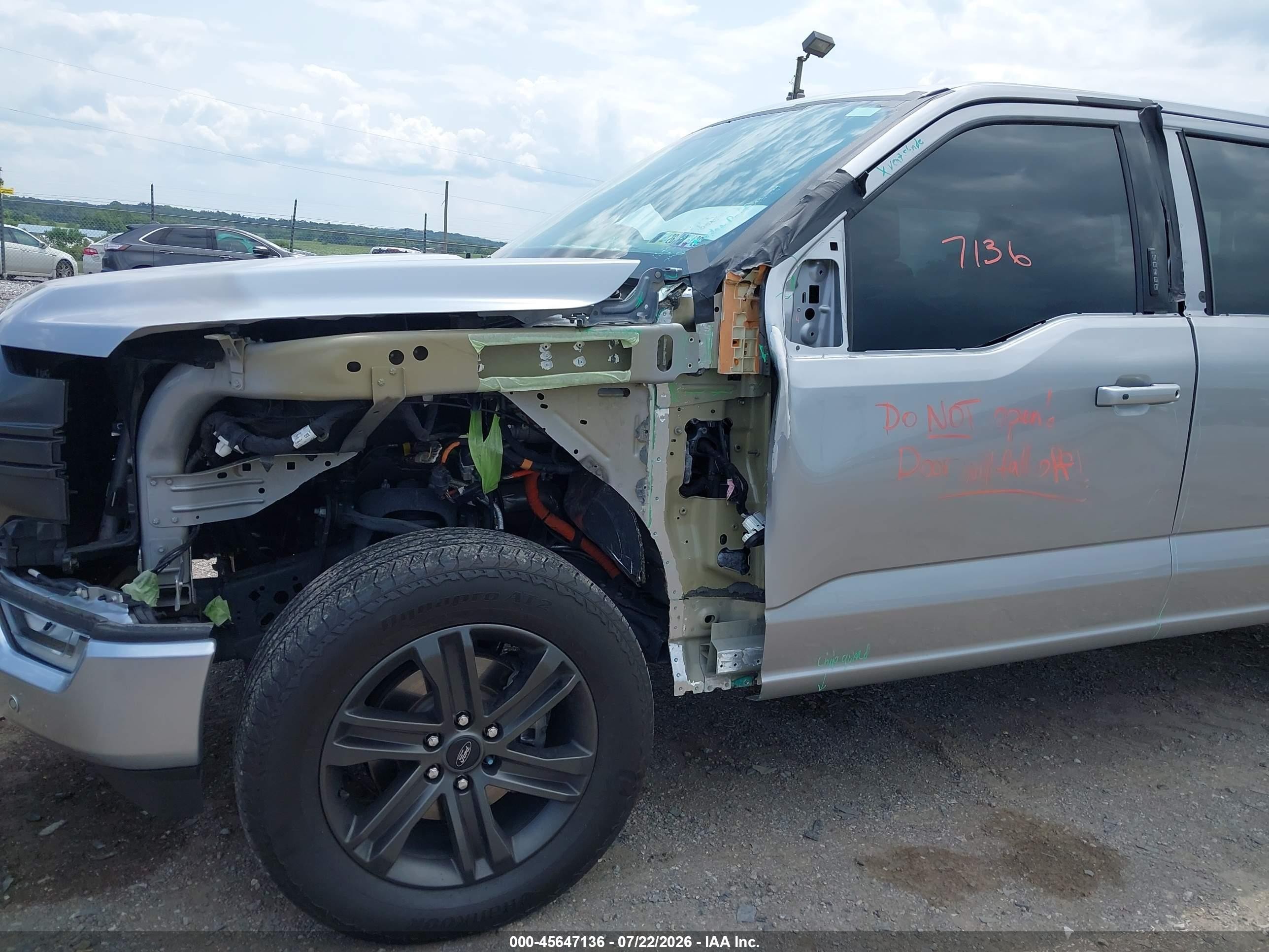 2022 Ford F-150 Xlt Silver vin: 1FTFW1E55NKD85652