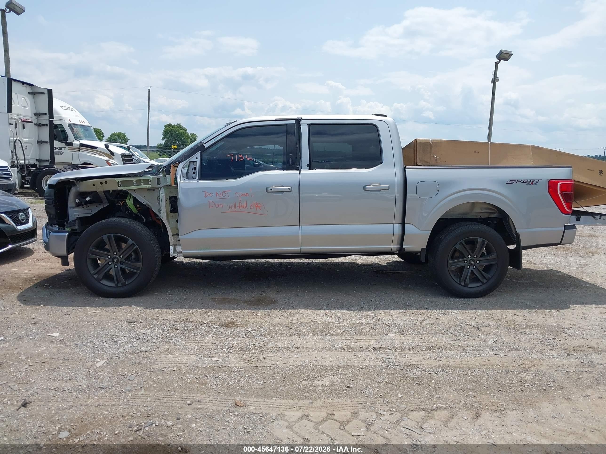 2022 Ford F-150 Xlt Silver vin: 1FTFW1E55NKD85652