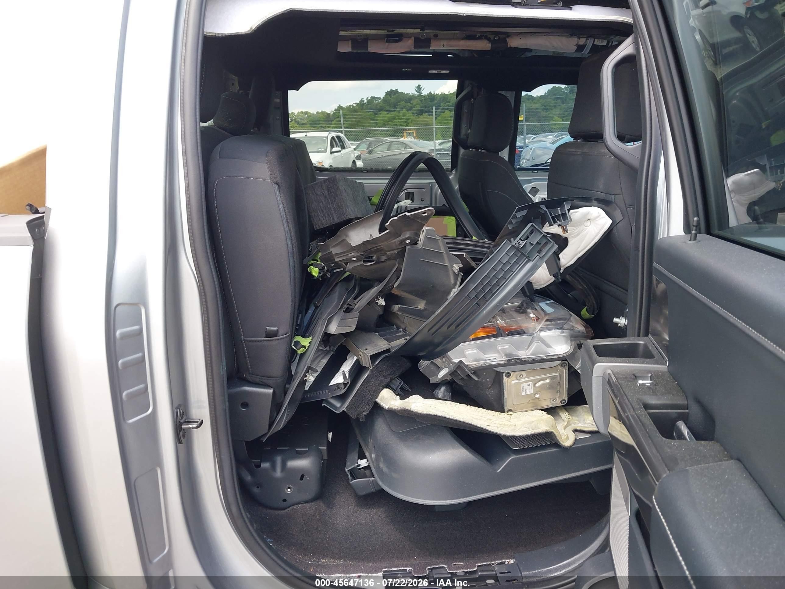 2022 Ford F-150 Xlt Silver vin: 1FTFW1E55NKD85652
