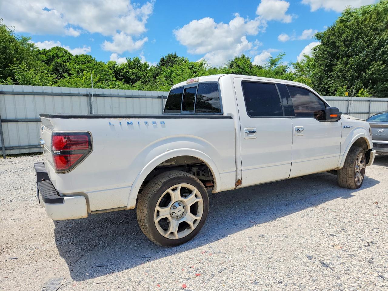 2011 Ford F150x White vin: 1FTFW1E61BFA15800