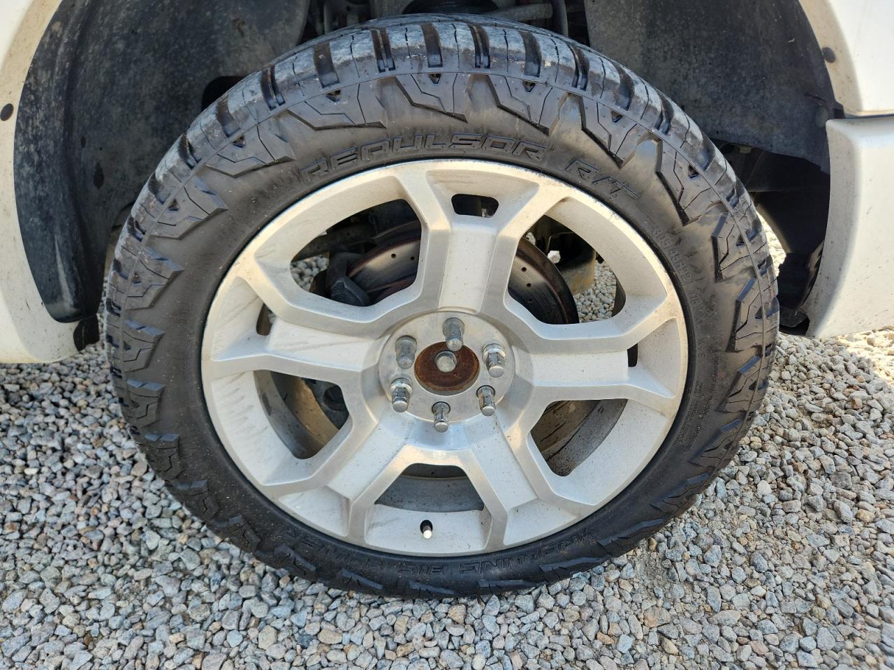 2011 Ford F150 Supercrew White vin: 1FTFW1E67BFA47022 Damage: Right Front Wheel, Curb Rash, 7 To 8 Inches
