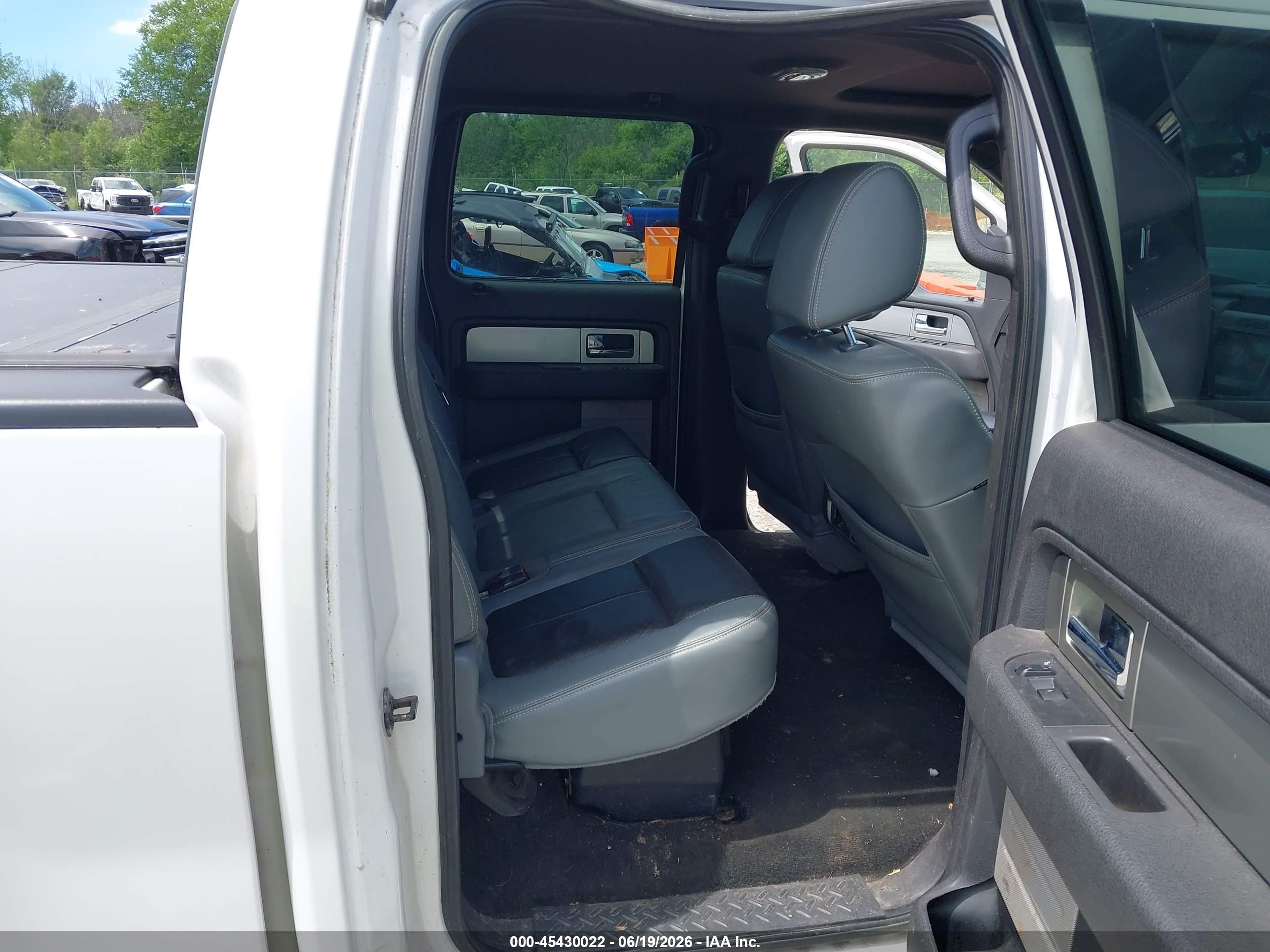 2011 Ford F-150 Harley-davidson/lariat/lariat Limited/platinum White vin: 1FTFW1E6XBFA01359