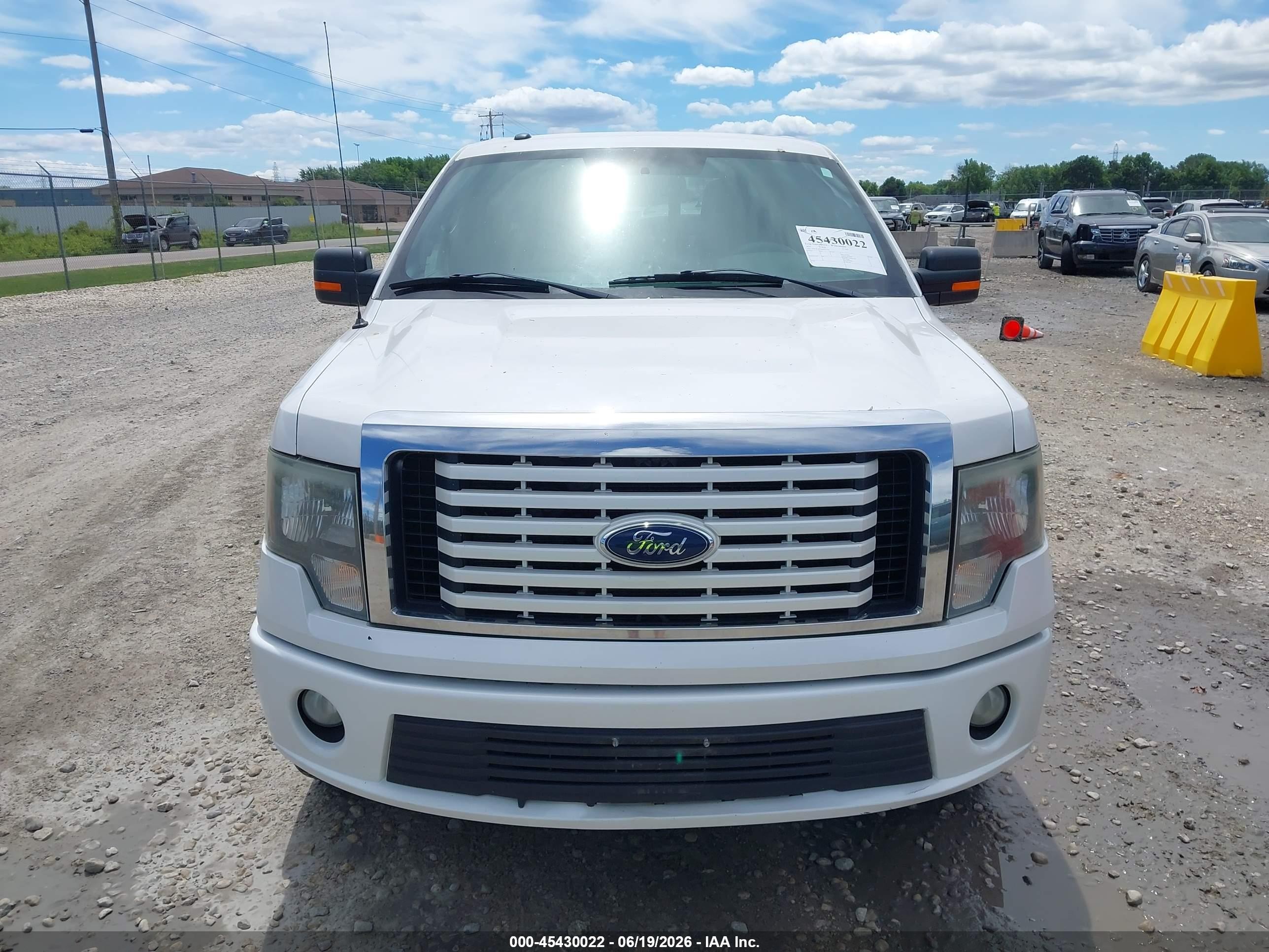 2011 Ford F-150 Harley-davidson/lariat/lariat Limited/platinum White vin: 1FTFW1E6XBFA01359
