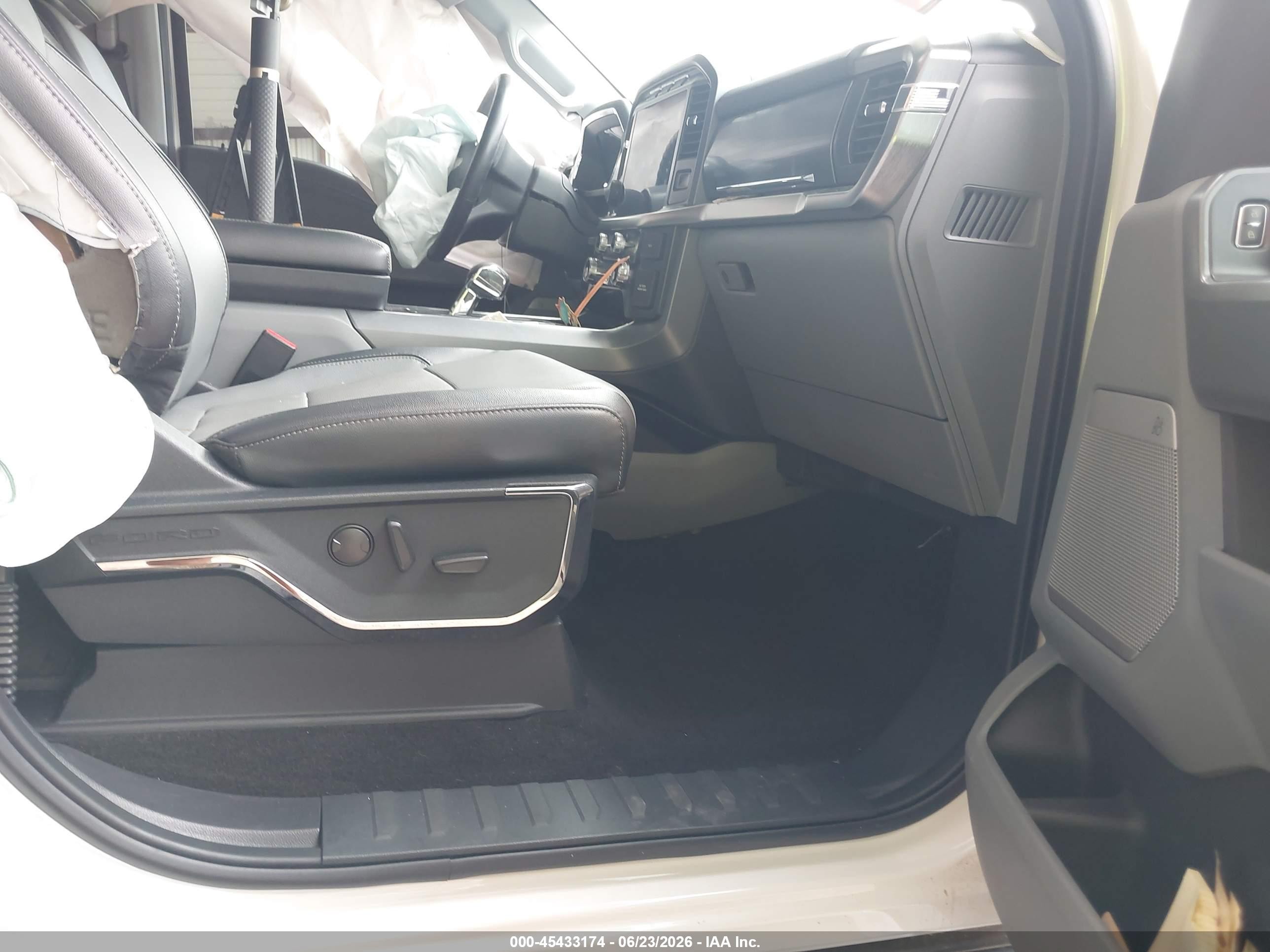 2022 Ford F-150 Lariat White vin: 1FTFW1E81NFC41633