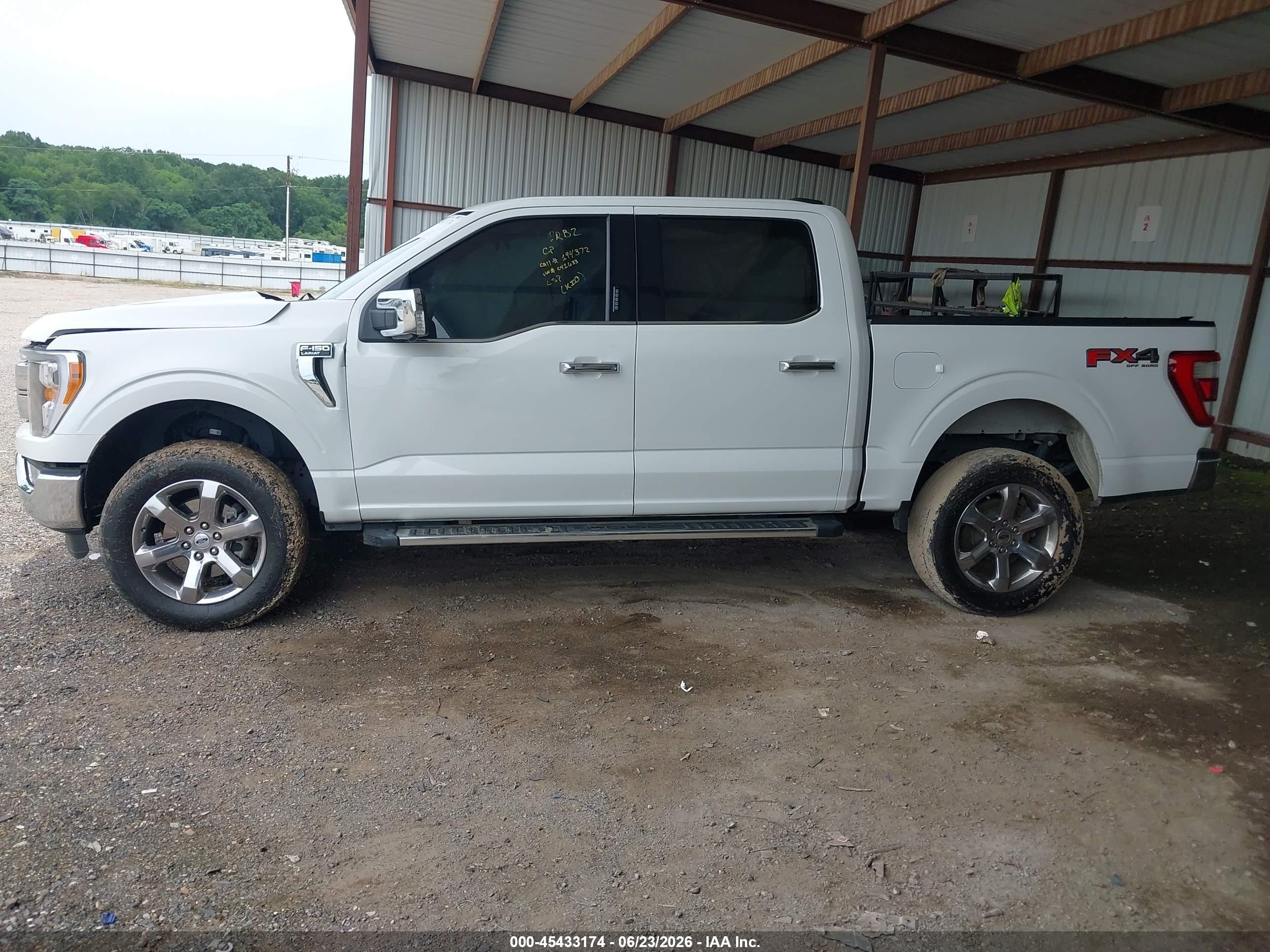 2022 Ford F-150 Lariat White vin: 1FTFW1E81NFC41633