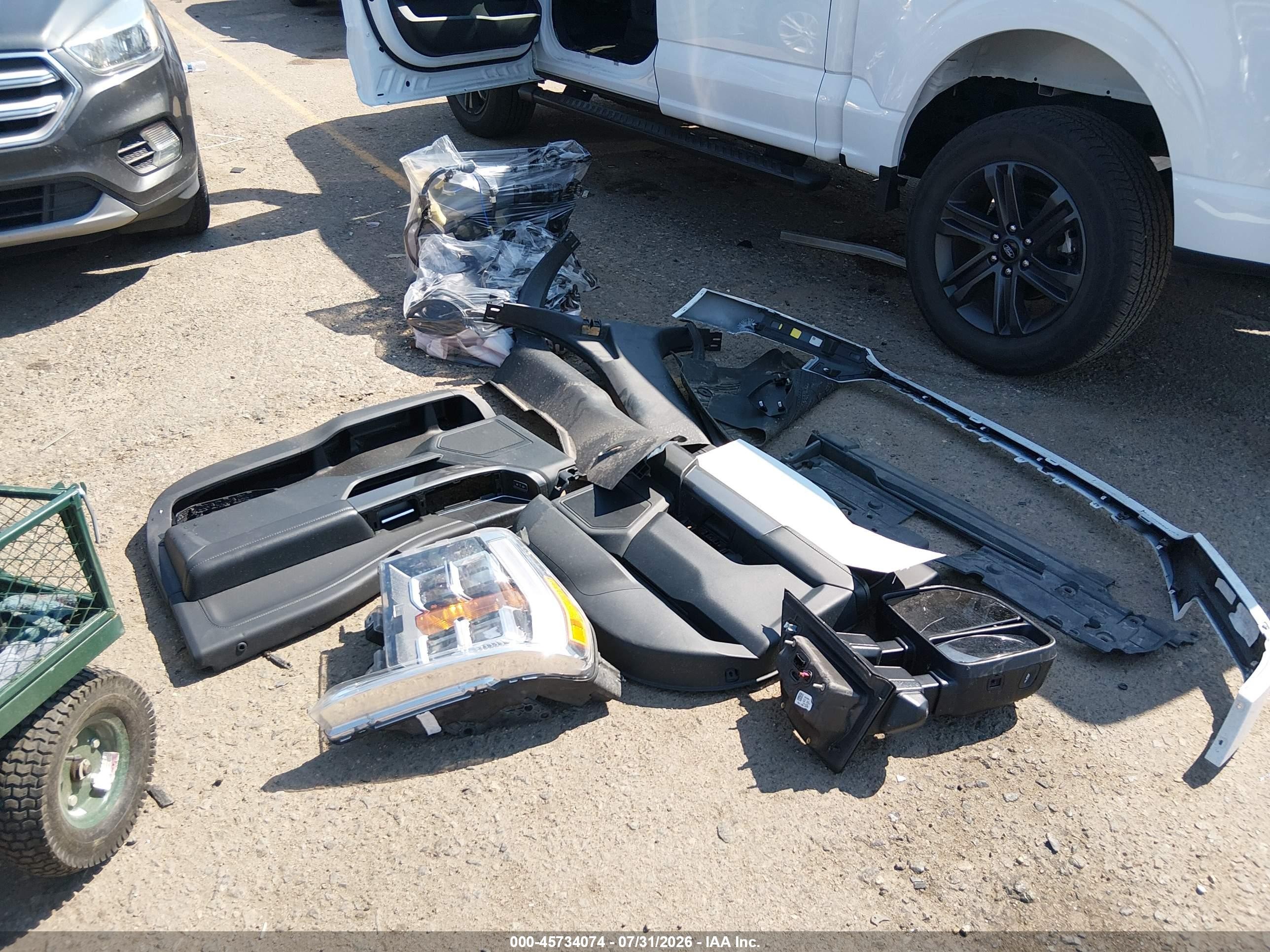 2022 Ford F-150 Xlt White vin: 1FTFW1E82NFC44105