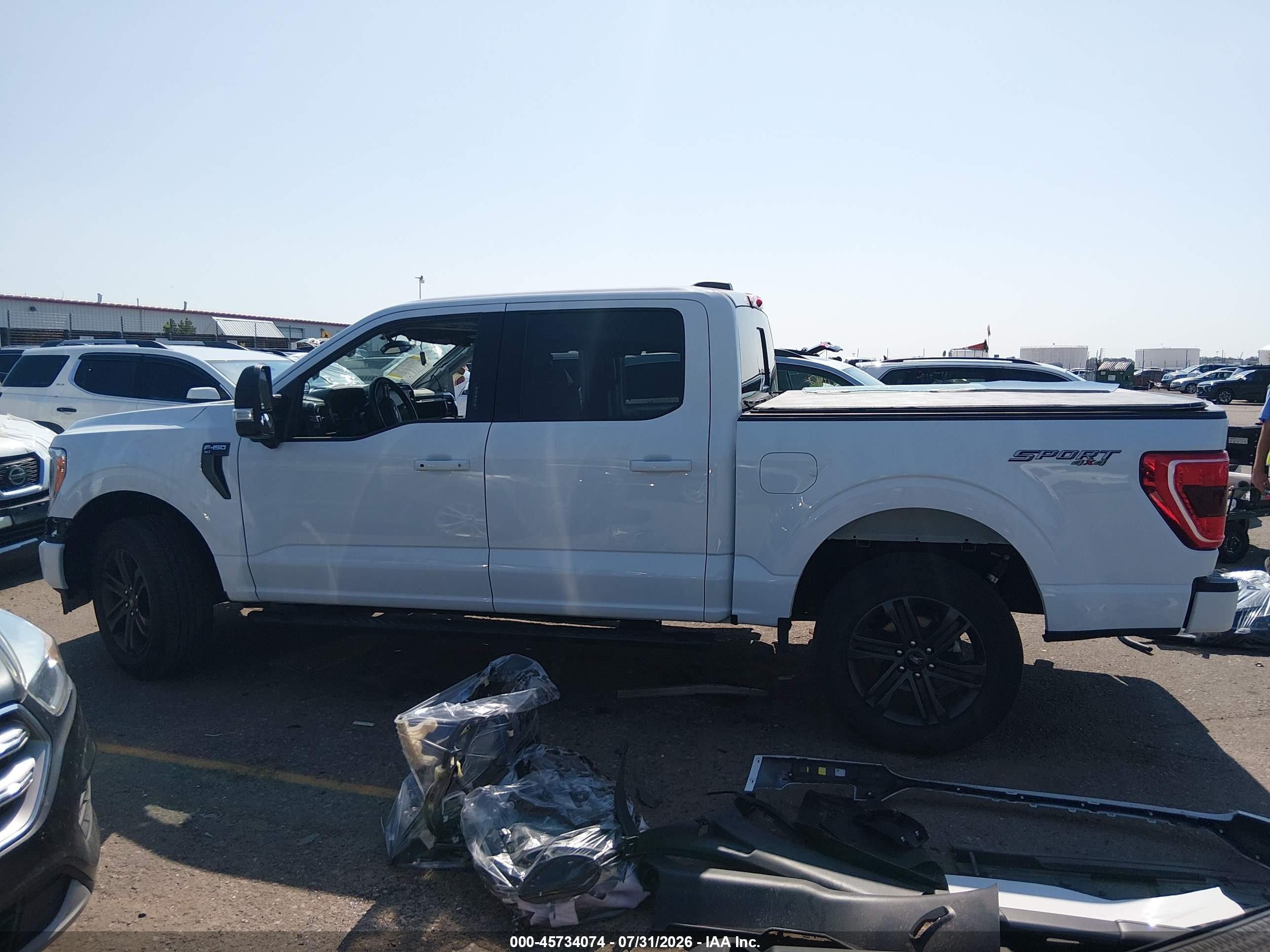 2022 Ford F-150 Xlt White vin: 1FTFW1E82NFC44105
