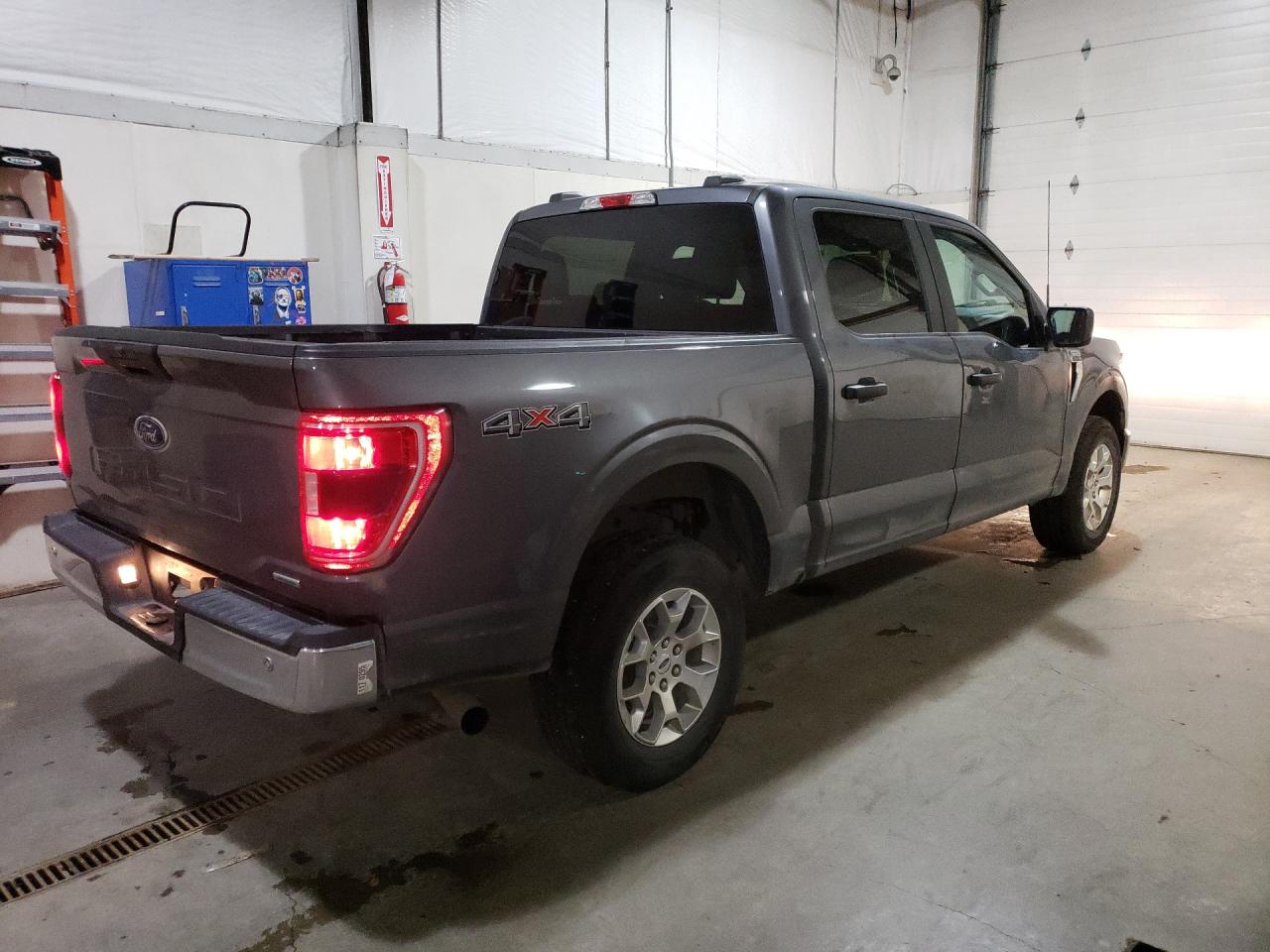 2023 Ford F150 Supercrew Gray vin: 1FTFW1E84PFB69989 Damage: Right Bed Side, Heavy Scratch, 1 To 2 Inches
