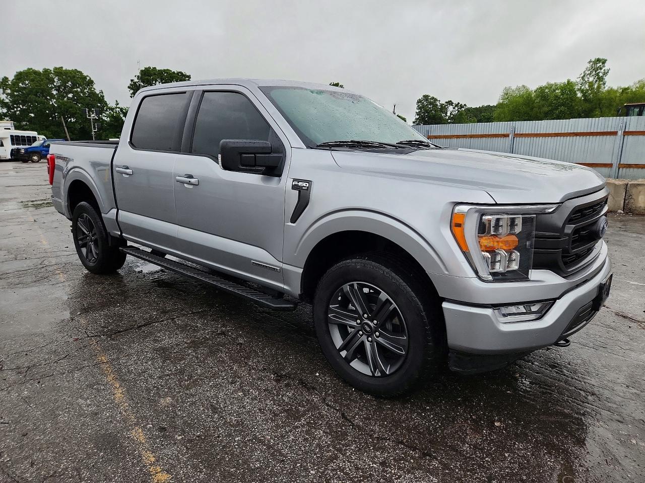 2023 Ford F150 Supercrew Серебряный vin: 1FTFW1ED0PFB27736