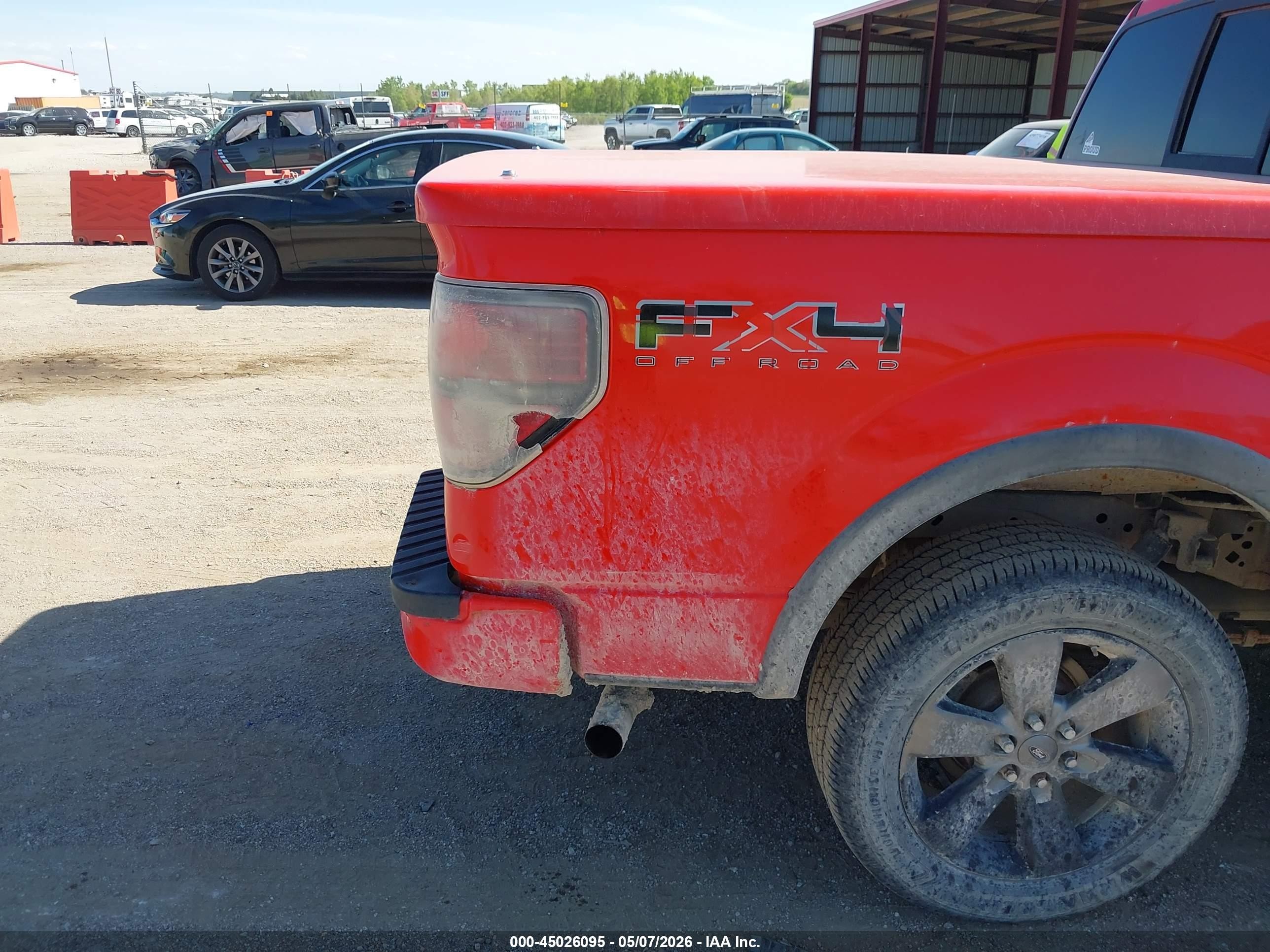 2011 Ford F-150 Fx4 Red vin: 1FTFW1EF0BFA46021