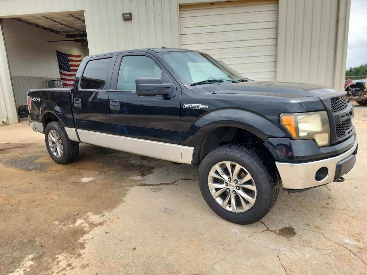 2011 Ford F150 Supercrew Black vin: 1FTFW1EF0BFA89161 Damage: Right Rear Door, Heavy Scratch, > 12 Inches