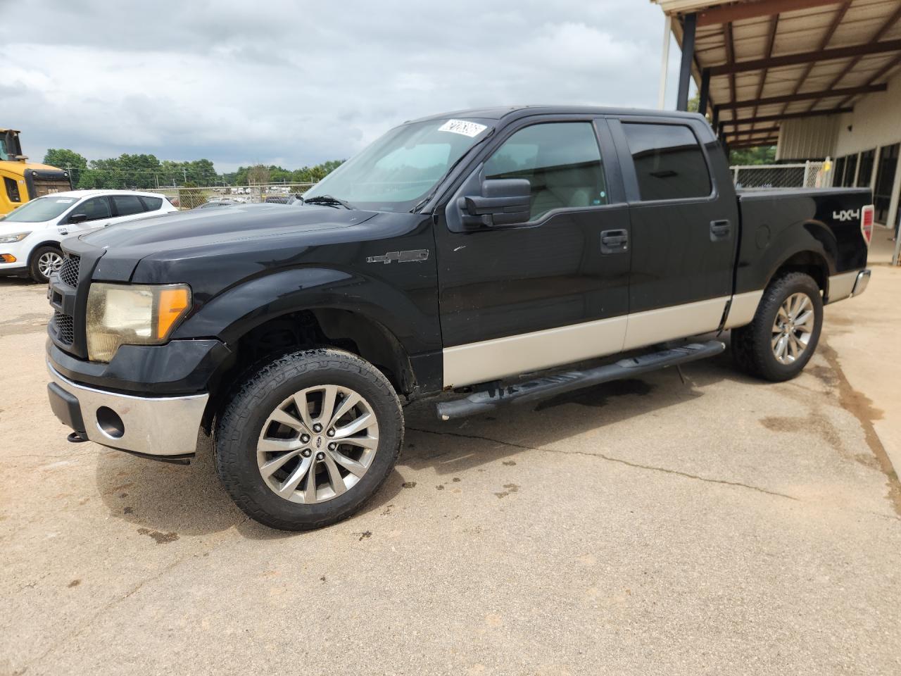 2011 Ford F150 Supercrew Black vin: 1FTFW1EF0BFA89161 Damage: Left Front Fender, Heavy Scratch, 5 To 6 Inches