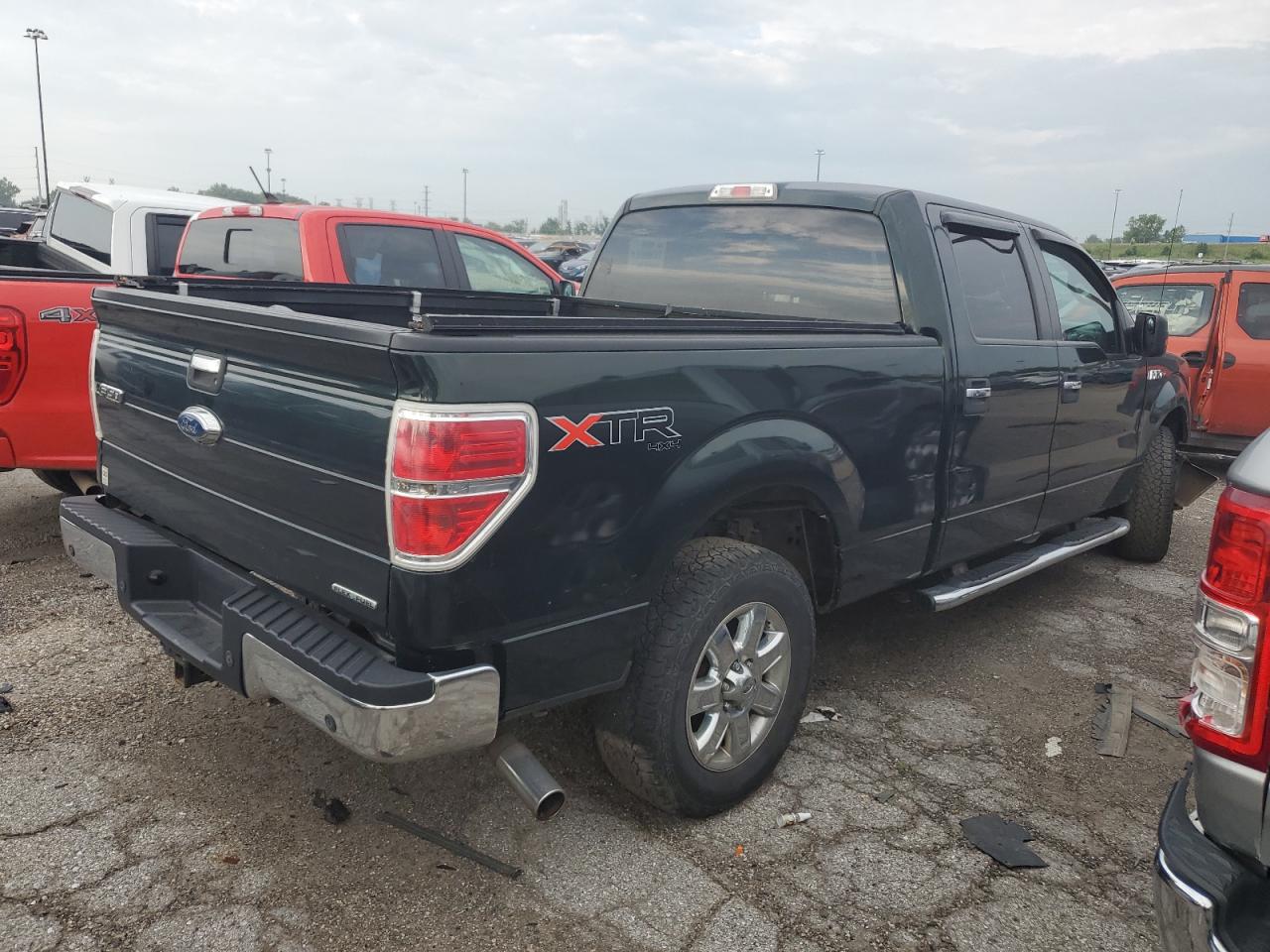 2013 Ford F150 Supercrew Green vin: 1FTFW1EF0DFC44519 Damage: Right Bed Side, Dent(s) W/ Paint Dmg, 2 to 3 inches