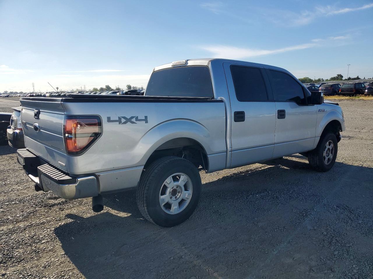 2011 Ford F150 Supercrew Silver vin: 1FTFW1EF1BKD21824
