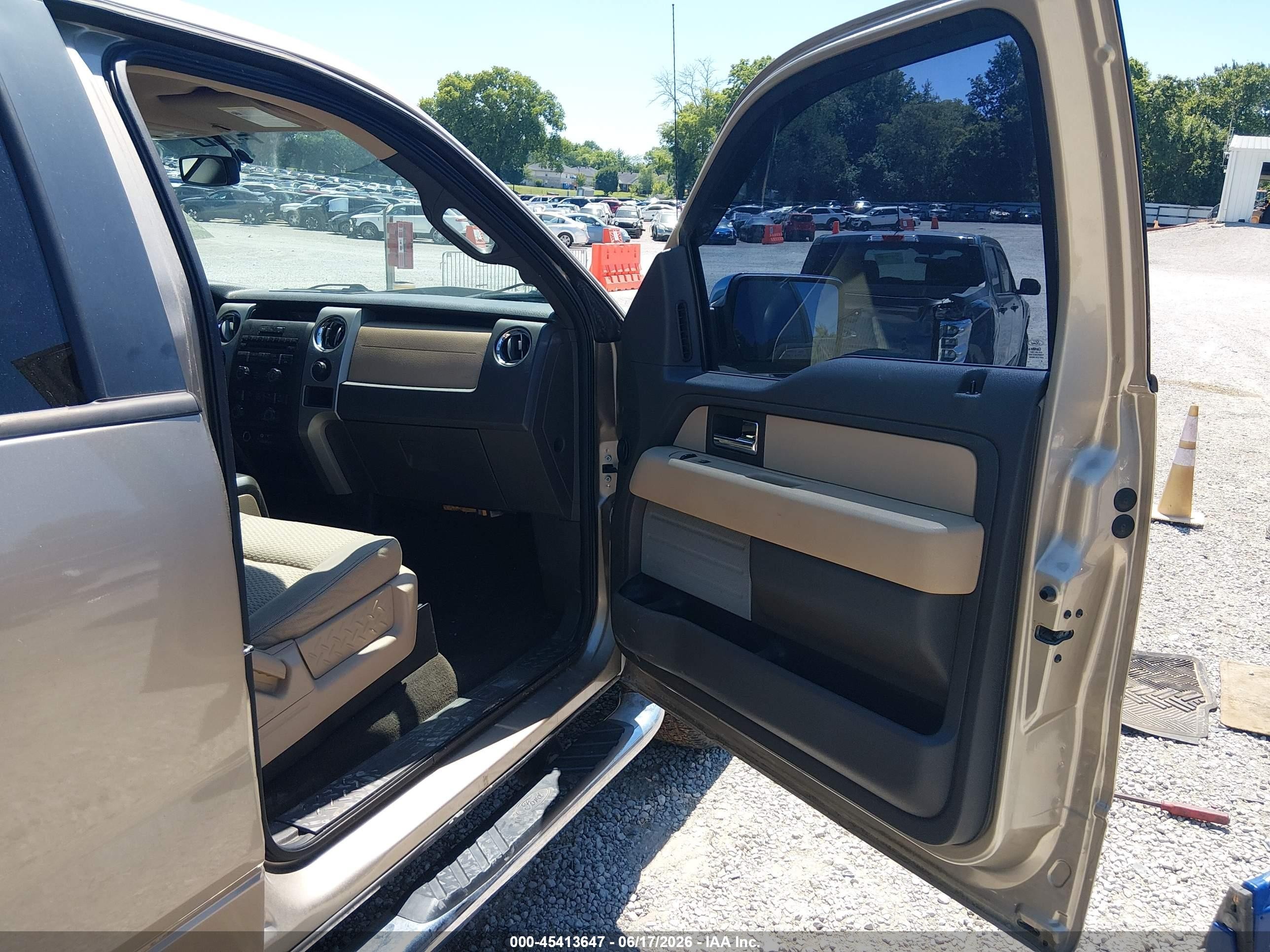 2012 Ford F-150 Xlt Beige vin: 1FTFW1EF1CFB22864