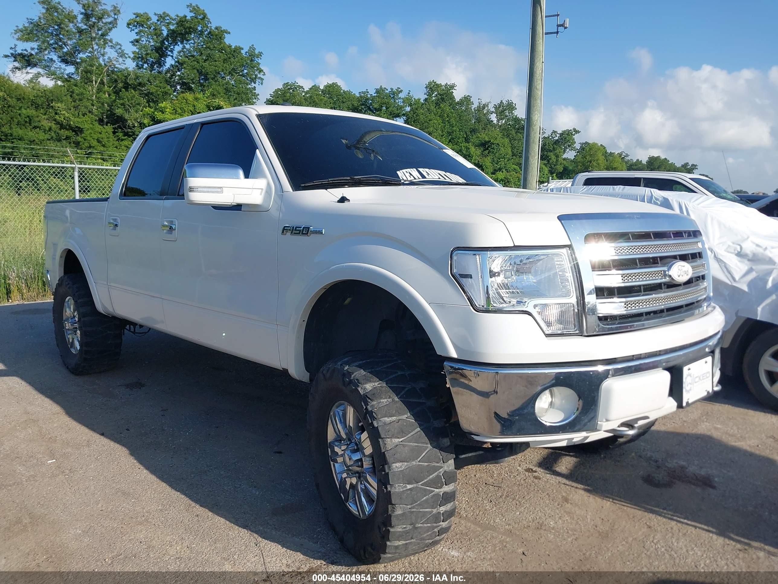2014 Ford F-150 Lariat White vin: 1FTFW1EF1EFC46152