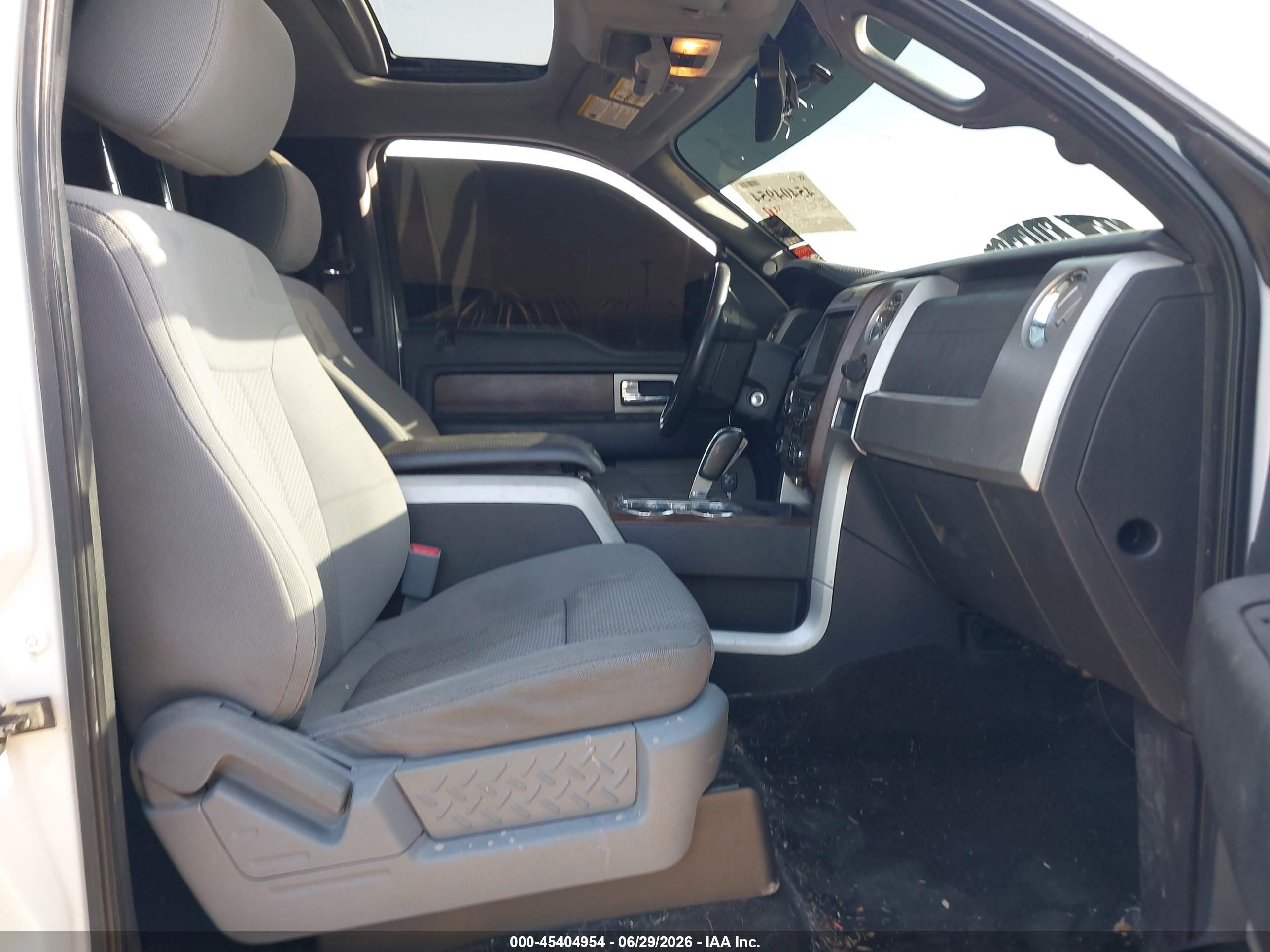 2014 Ford F-150 Lariat White vin: 1FTFW1EF1EFC46152
