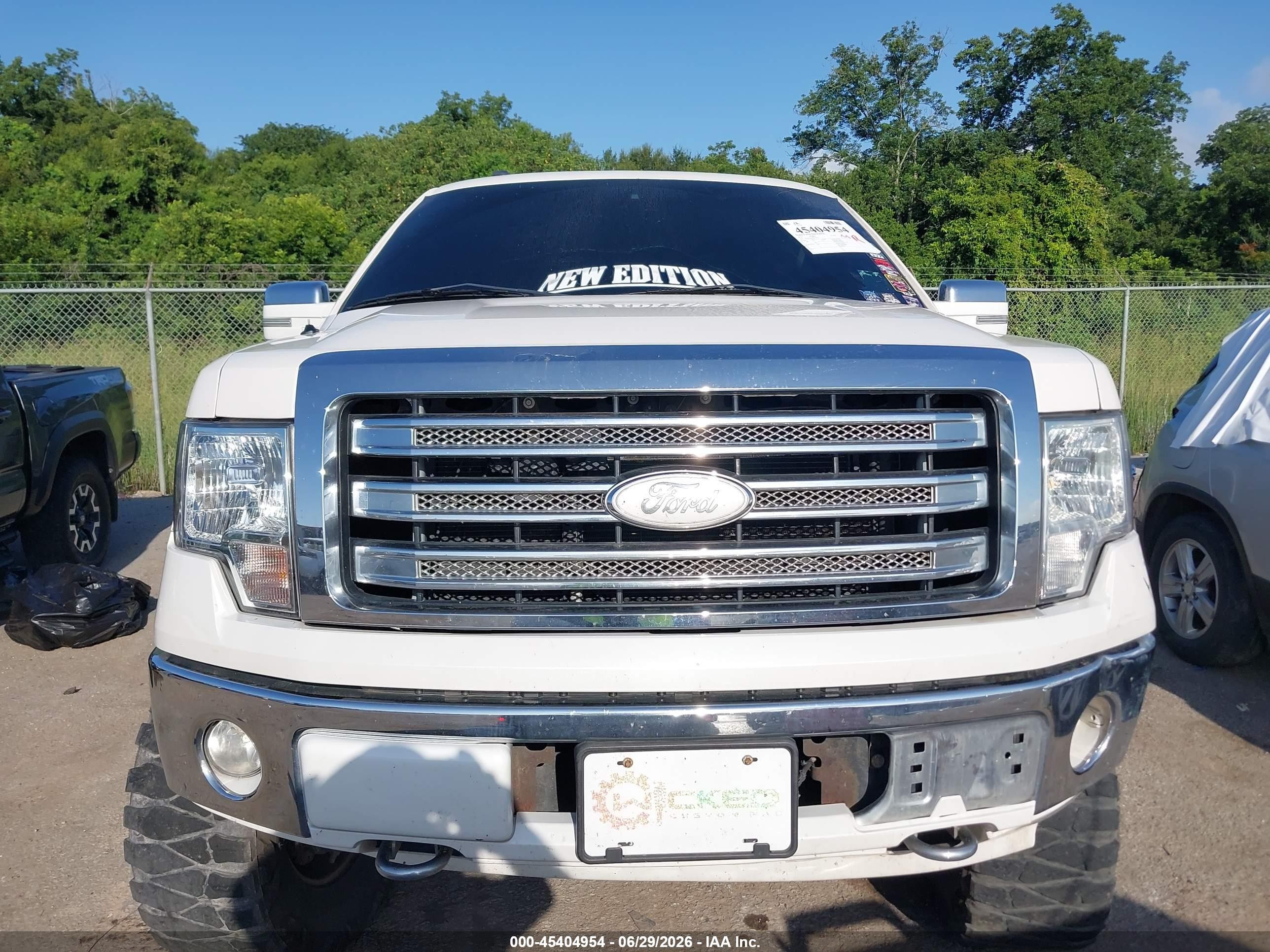 2014 Ford F-150 Lariat White vin: 1FTFW1EF1EFC46152