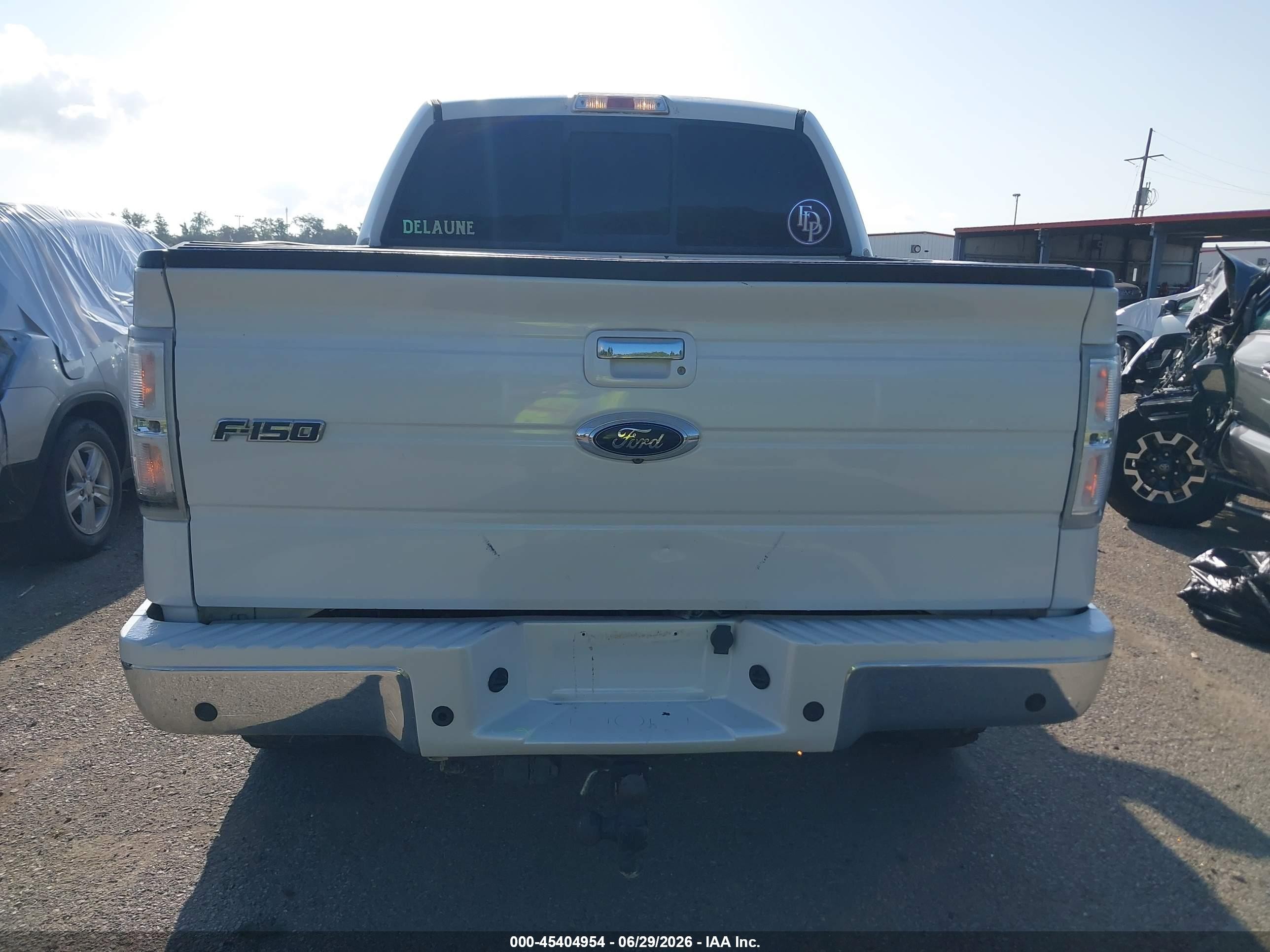 2014 Ford F-150 Lariat White vin: 1FTFW1EF1EFC46152