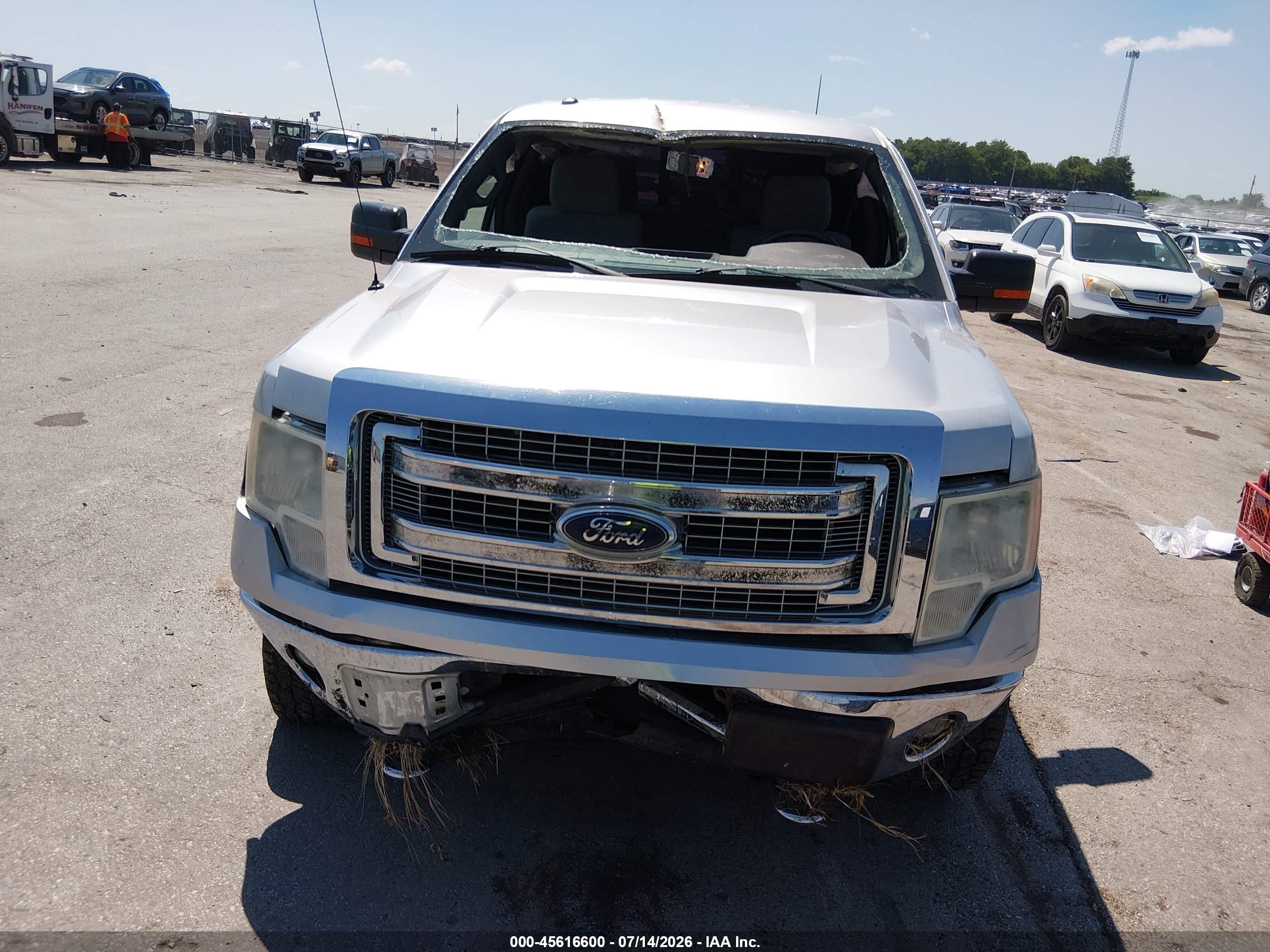 2014 Ford F-150 Xlt Silver vin: 1FTFW1EF1EFC74307