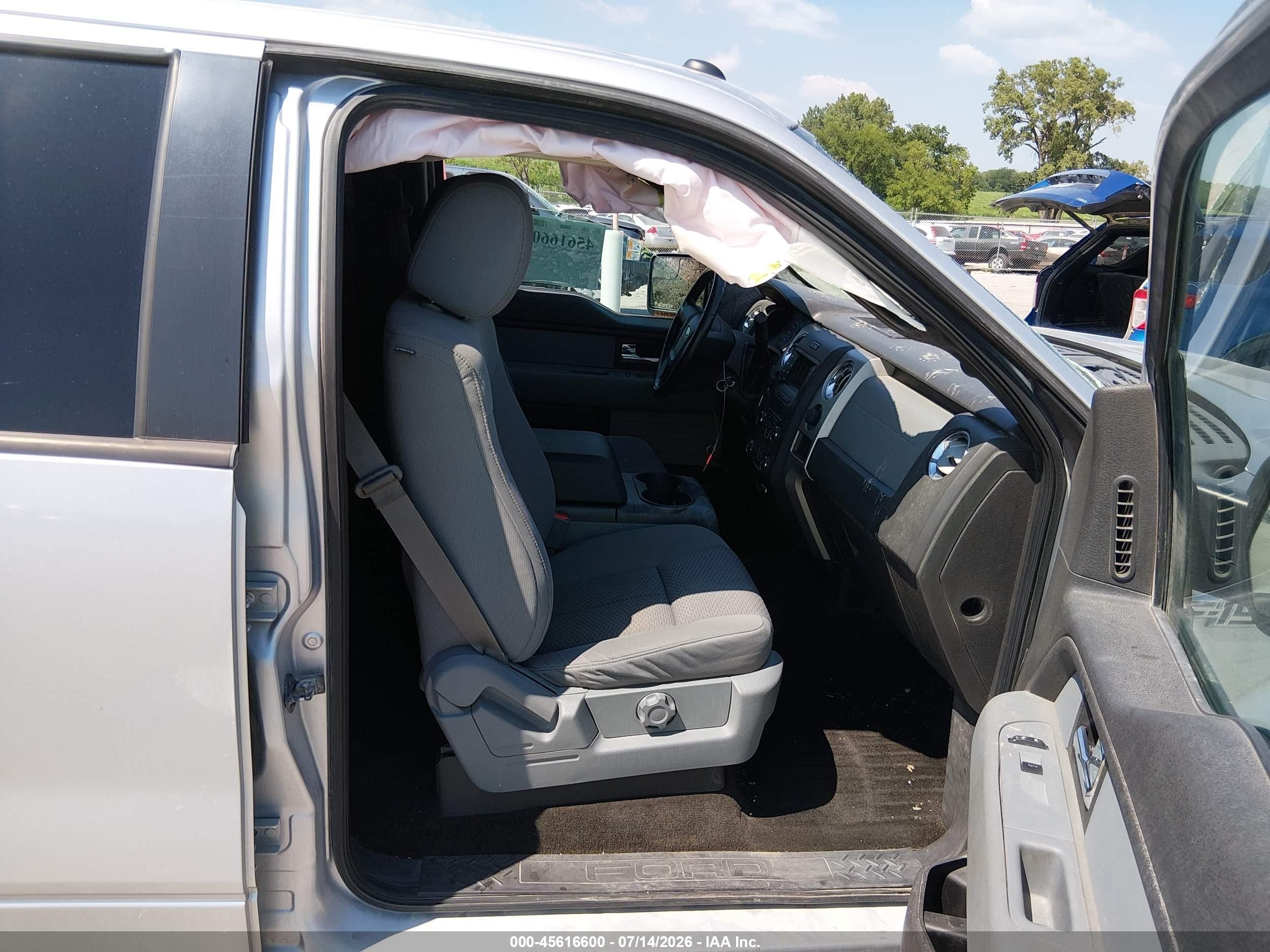 2014 Ford F-150 Xlt Silver vin: 1FTFW1EF1EFC74307