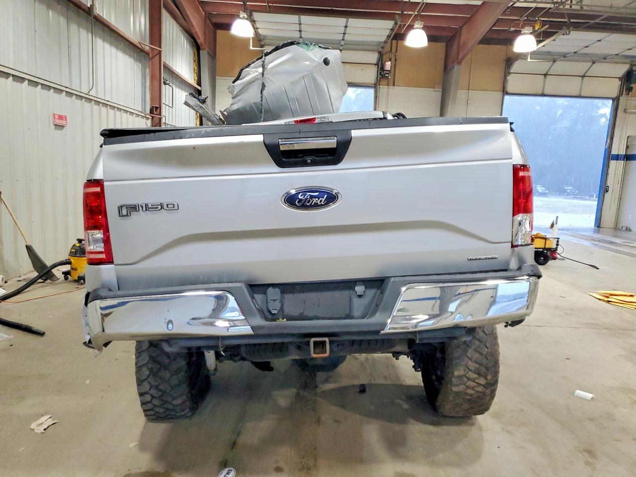 2015 Ford F150 Supercrew Silver vin: 1FTFW1EF1FFB64102
