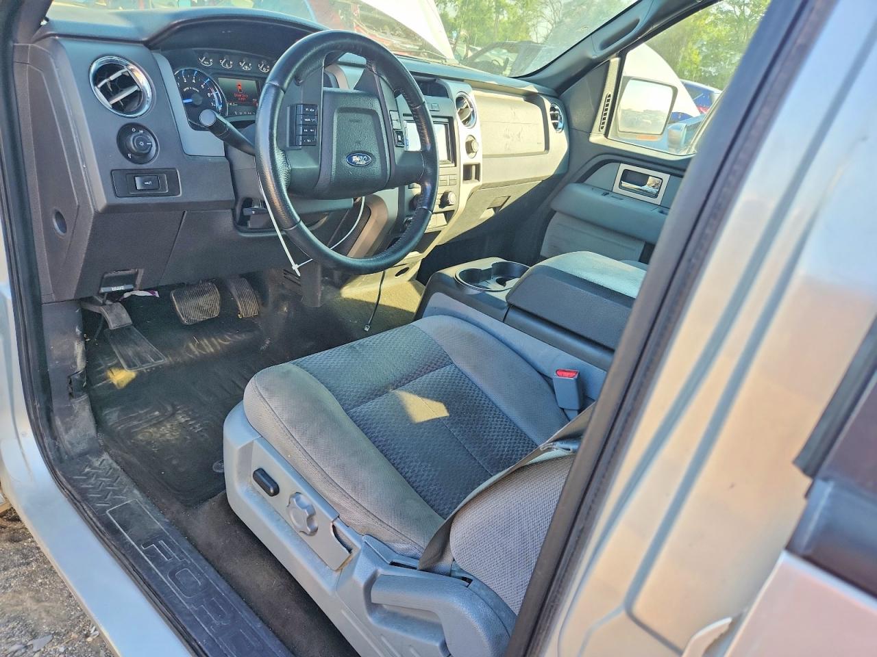 2011 Ford F150 Supercrew Silver vin: 1FTFW1EF2BFA78324