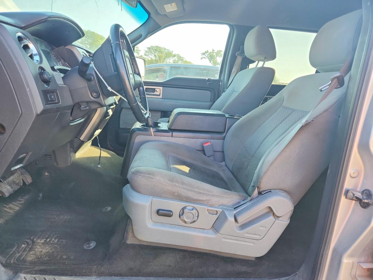 2011 Ford F150 Supercrew Silver vin: 1FTFW1EF2BFA78324
