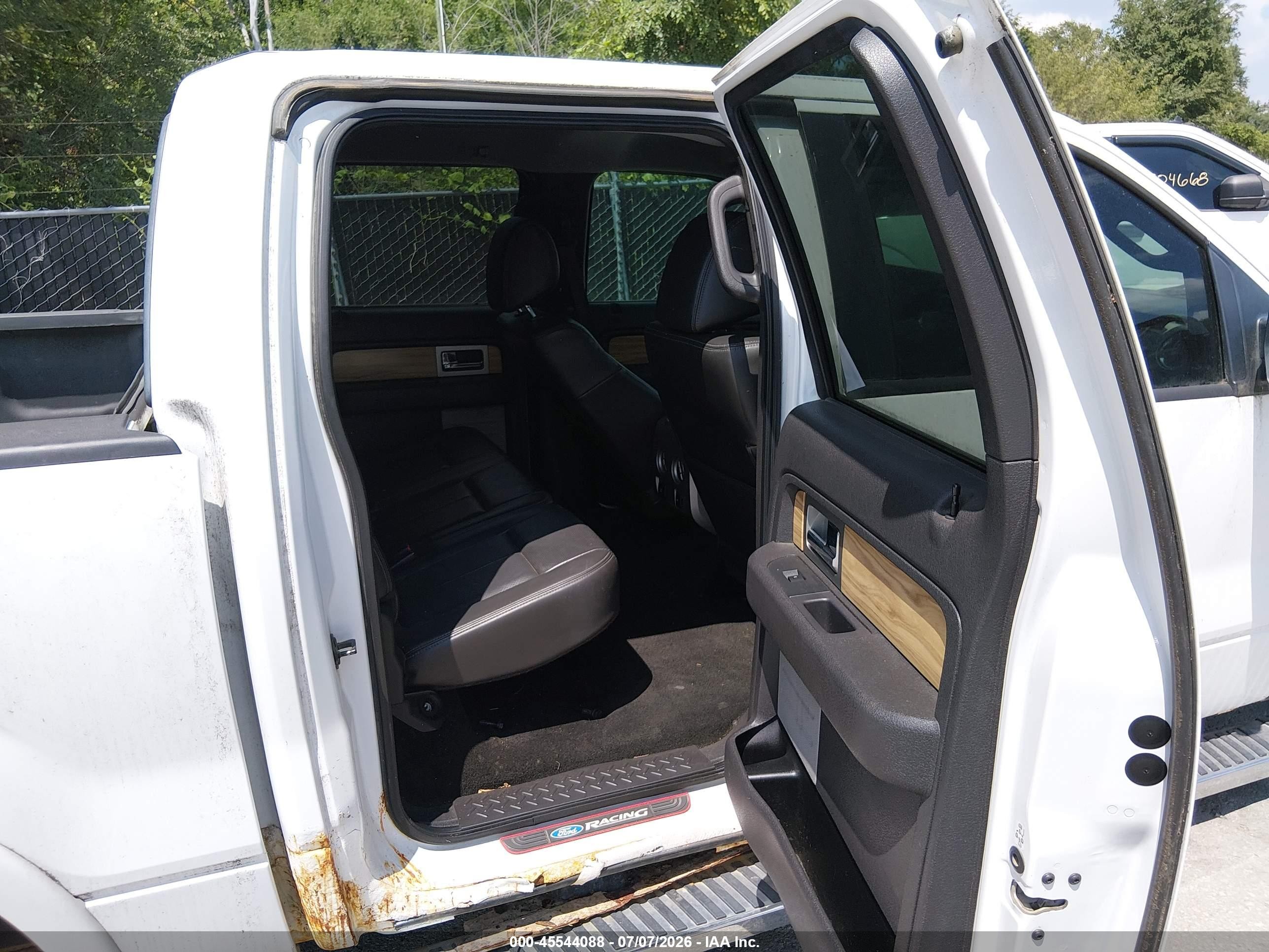 2011 Ford F-150 Lariat White vin: 1FTFW1EF2BFC50187