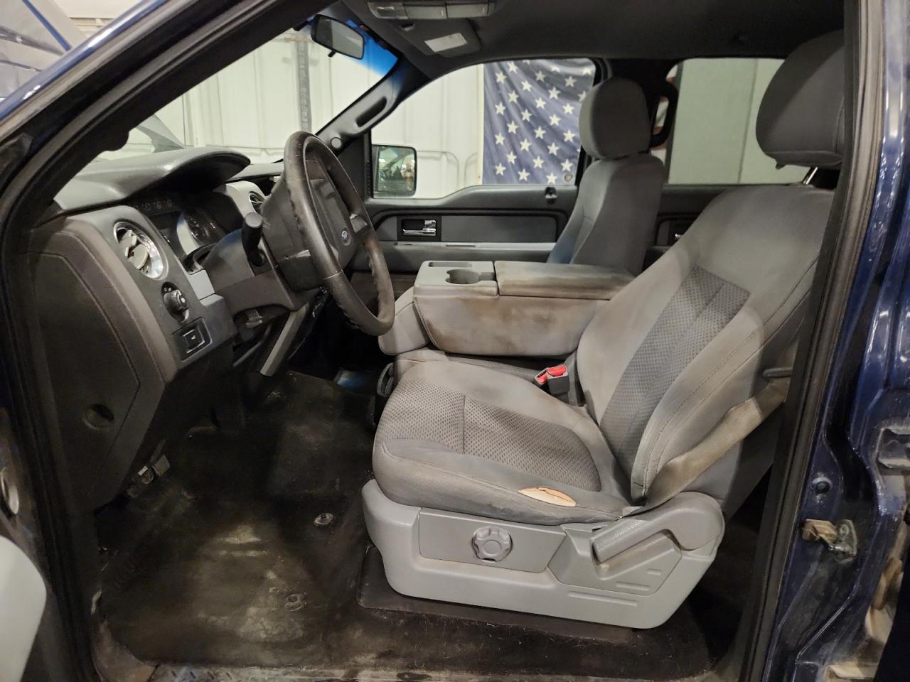 2012 Ford F150 Supercrew Blue vin: 1FTFW1EF2CFC43810 Damage: Left Front Seat Cushion, Worn, Replacement Required