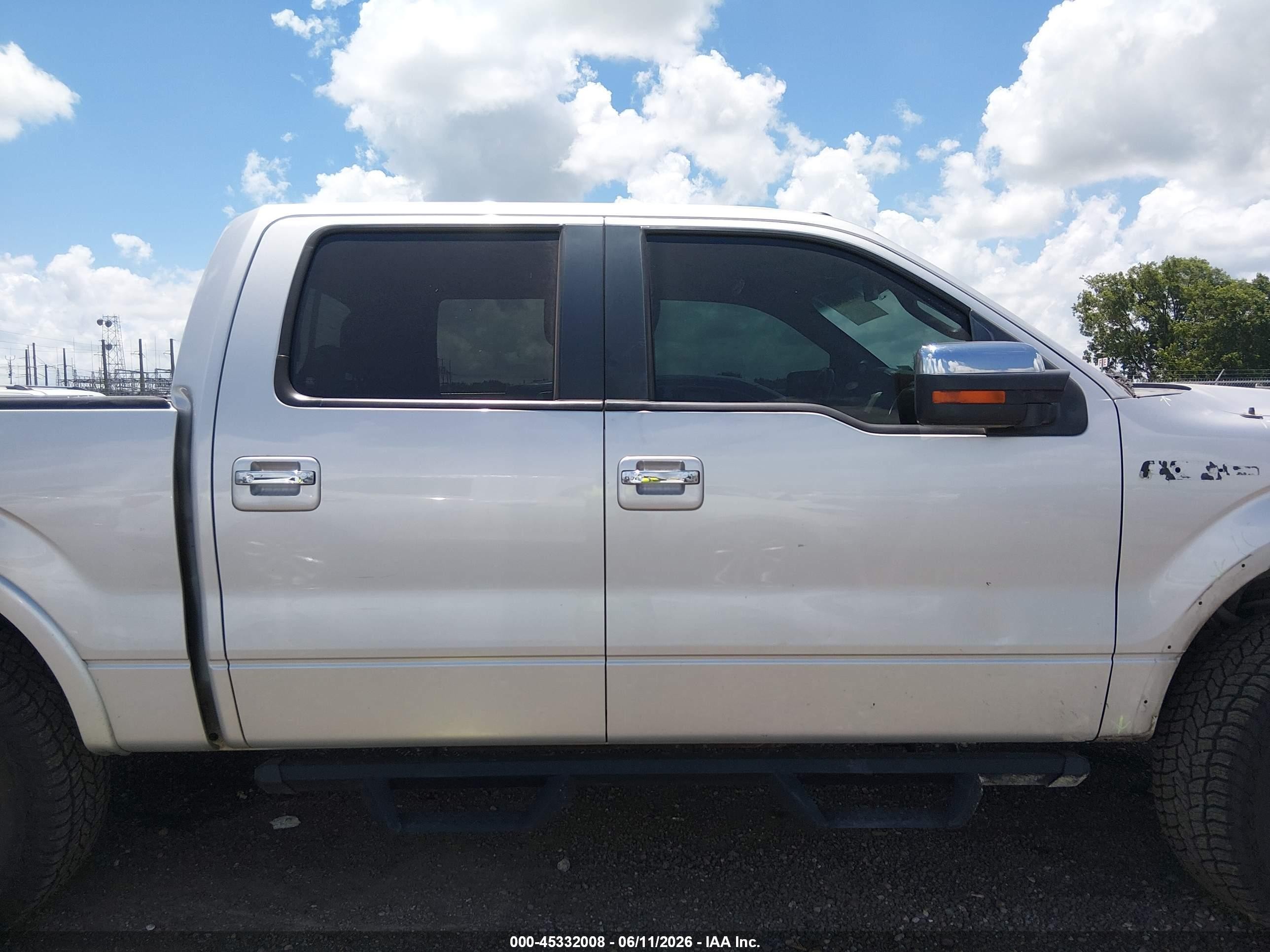 2014 Ford F-150 Lariat Silver vin: 1FTFW1EF2EFA35798