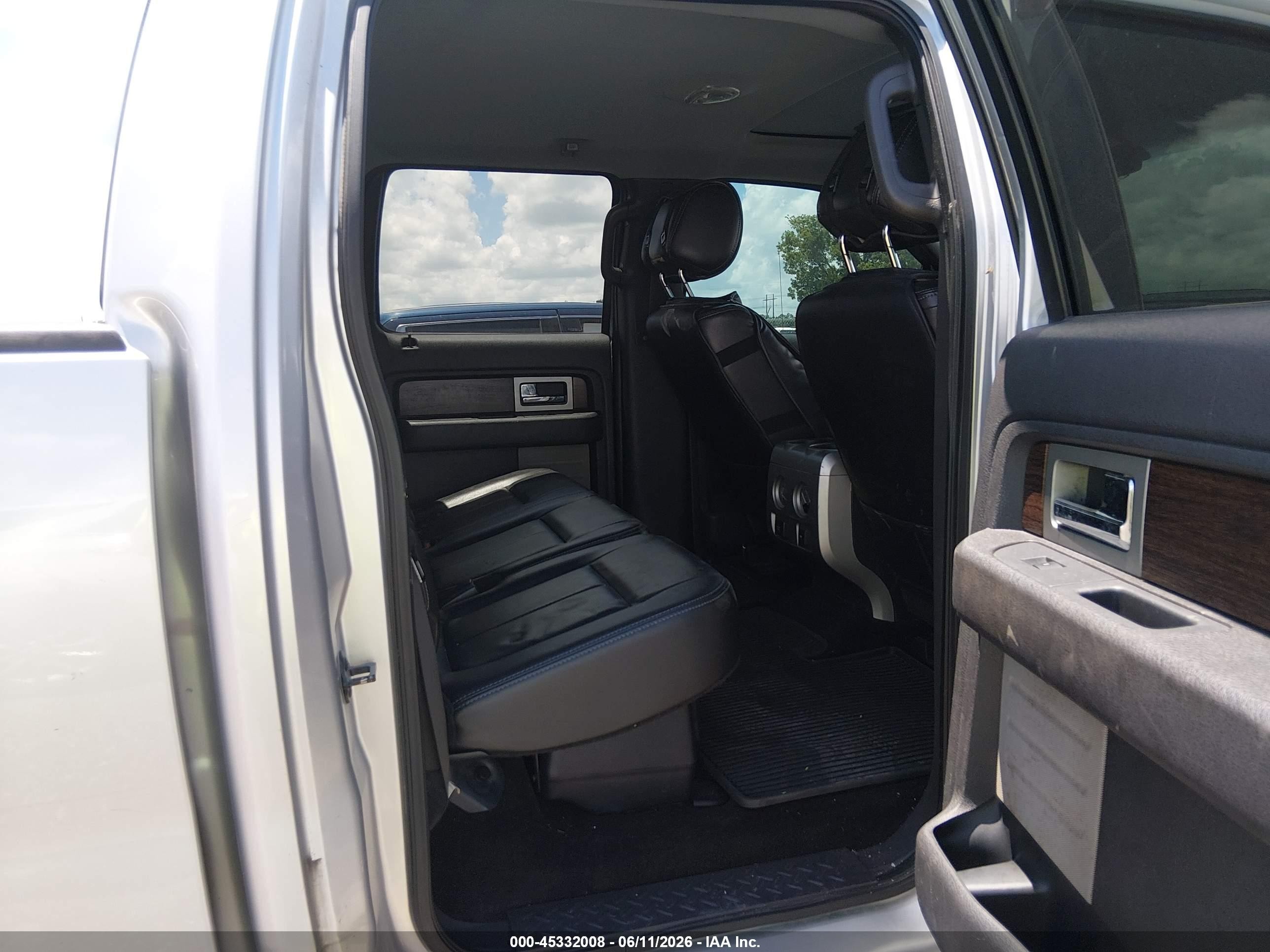 2014 Ford F-150 Lariat Silver vin: 1FTFW1EF2EFA35798