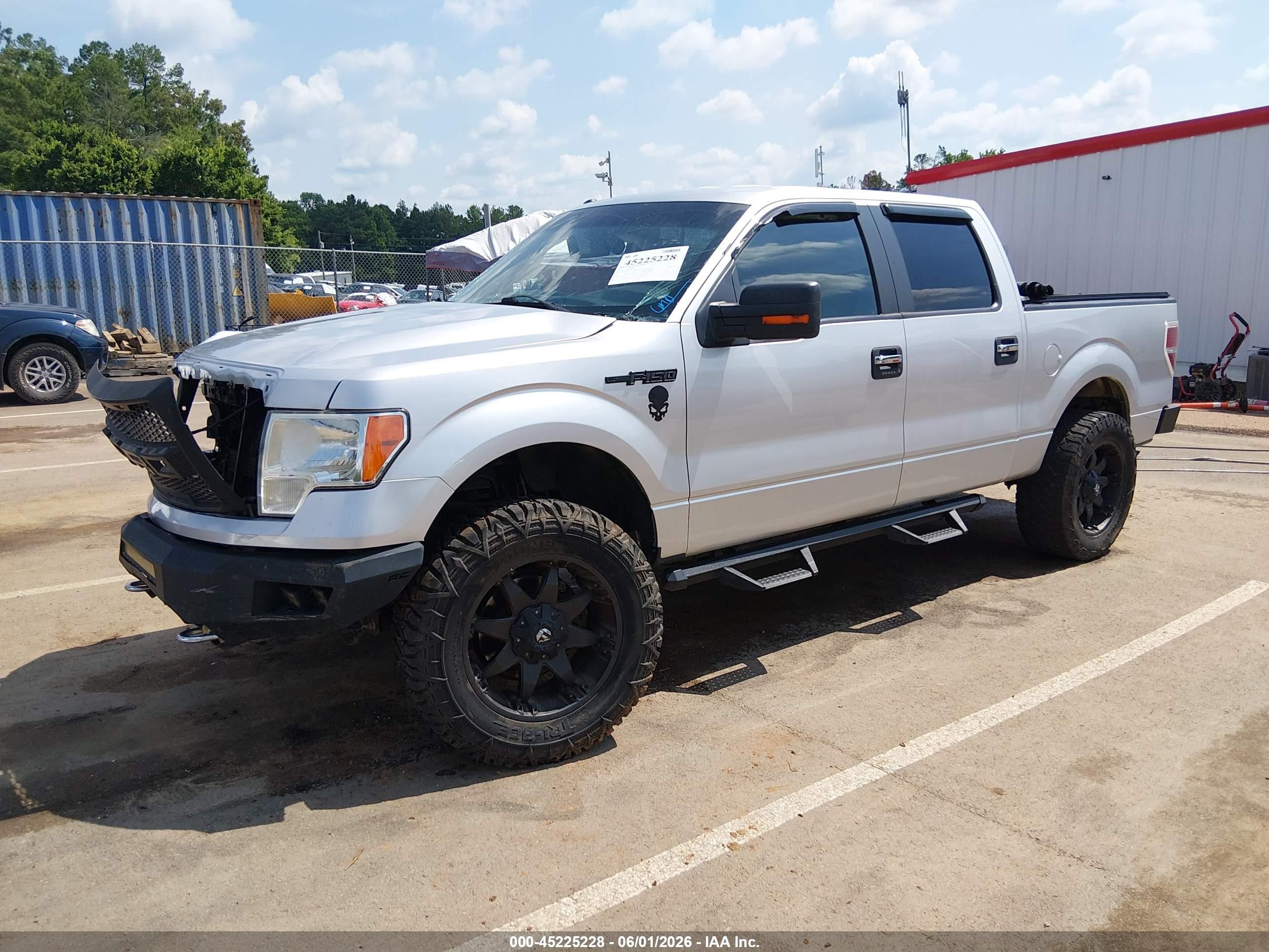 2014 Ford F-150 Xlt Silver vin: 1FTFW1EF2EFD04513