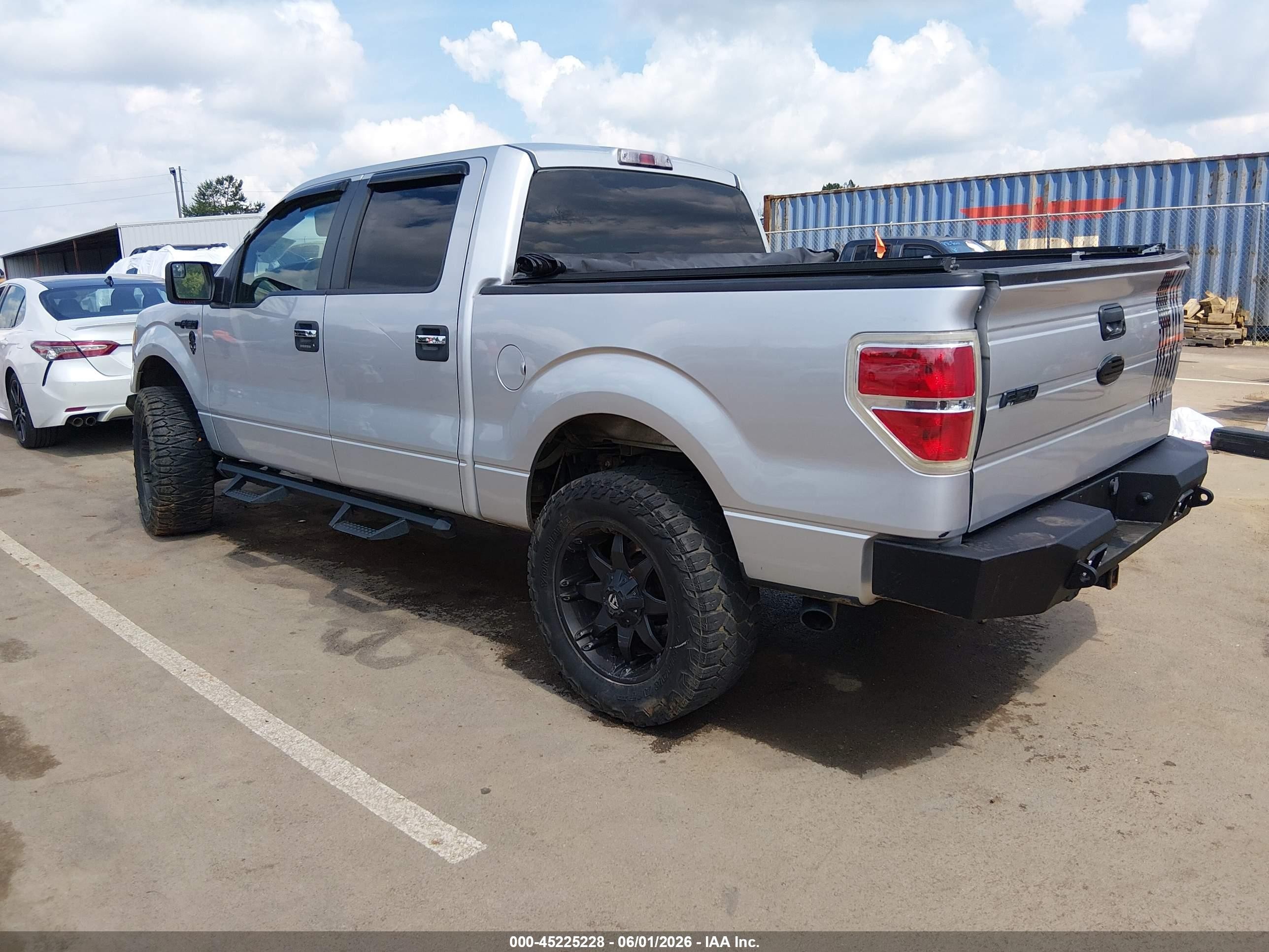 2014 Ford F-150 Xlt Silver vin: 1FTFW1EF2EFD04513
