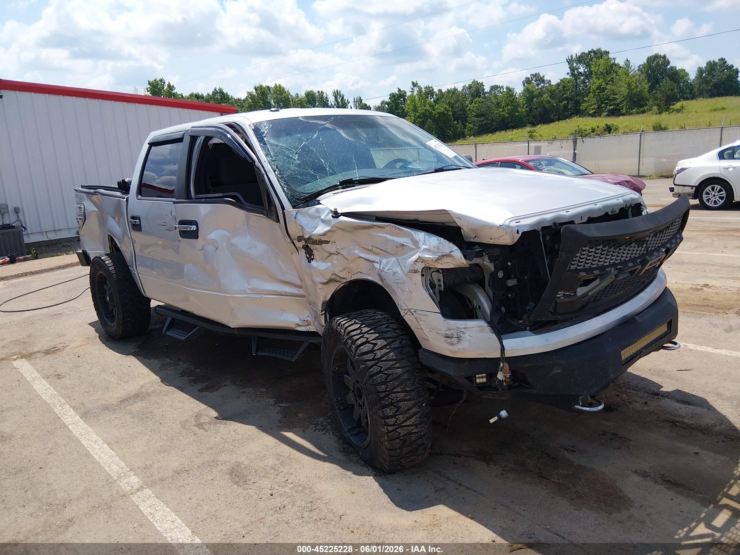 2014 Ford F-150 Xlt Silver vin: 1FTFW1EF2EFD04513
