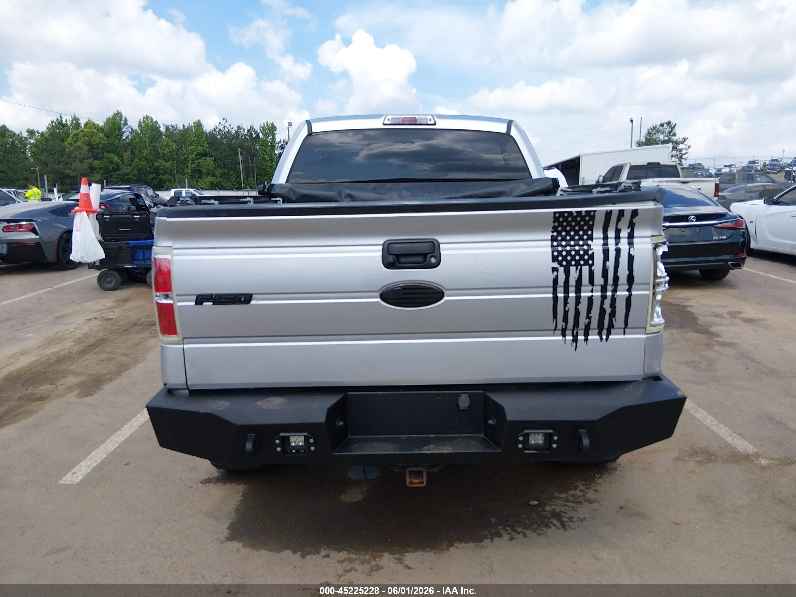 2014 Ford F-150 Xlt Silver vin: 1FTFW1EF2EFD04513