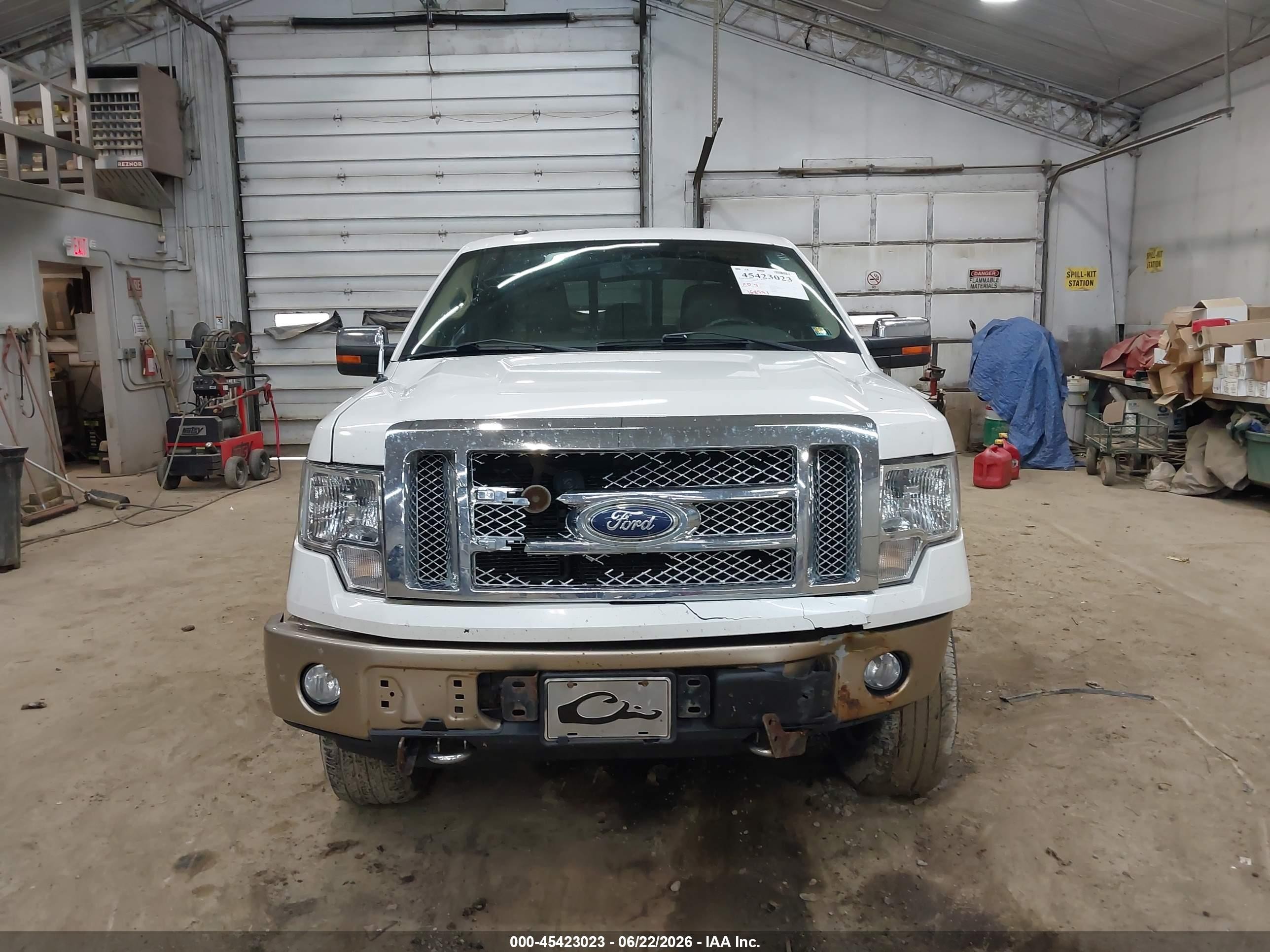 2011 Ford F-150   White vin: 1FTFW1EF3BFB89934