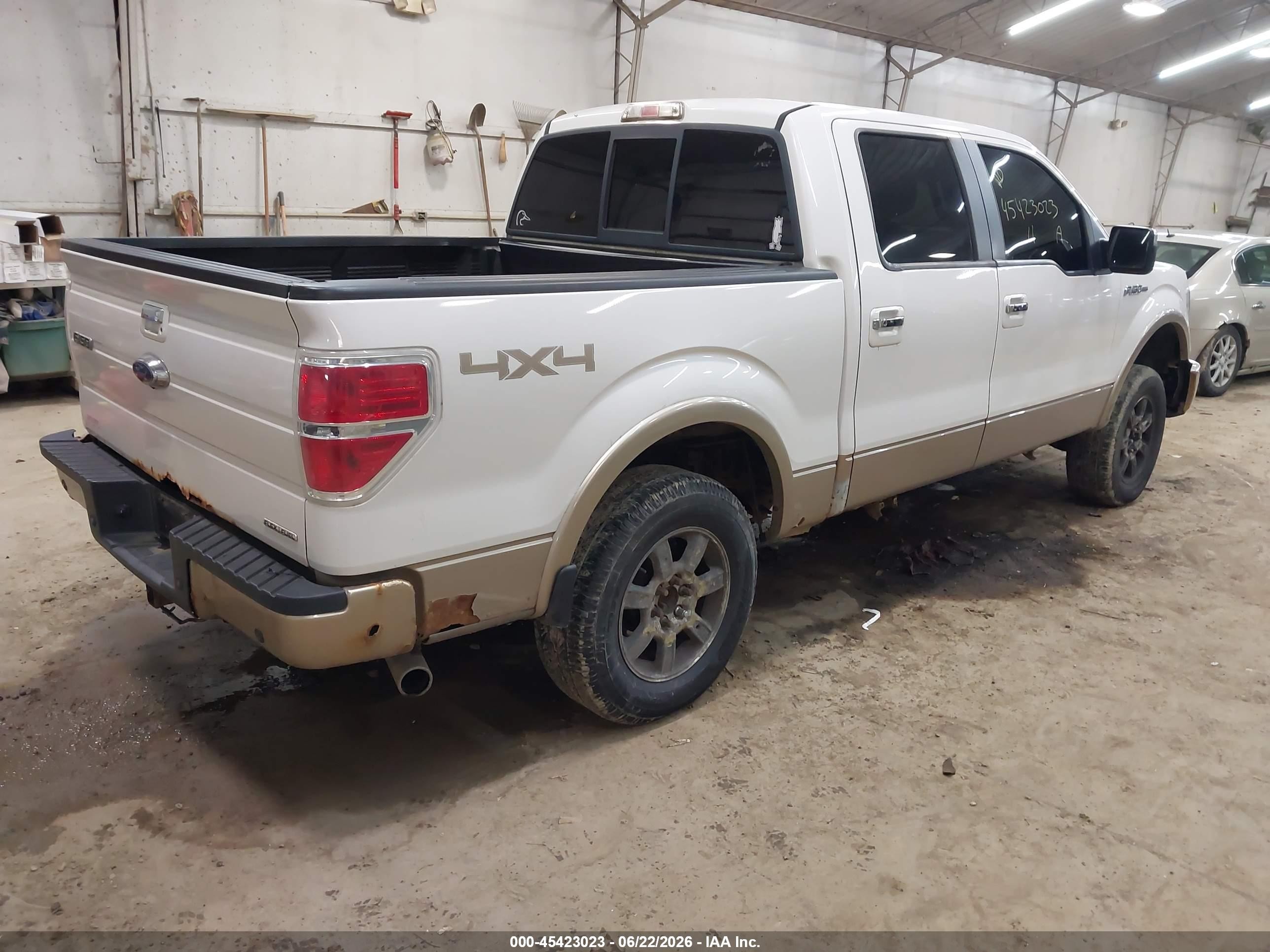 2011 Ford F-150   White vin: 1FTFW1EF3BFB89934